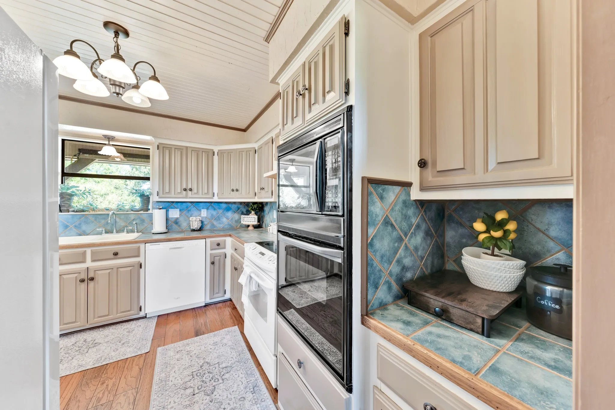 Single Family Residence For Sale in Hopkins County , 8727 S Fm 69, Como, Texas 75431, 3 Bedroom, 3 Bathroom, 2 Garage spaces, 2,040 Sqft, built in 1978, mls#21344013, Real Estate Agent in Como, Homes For Sale in Hopkins county, Homes For Sale in Como, Realtor in Como Texas, Real Estate Brokerage Independent Realty Texas, Luminita Cordes Realtor