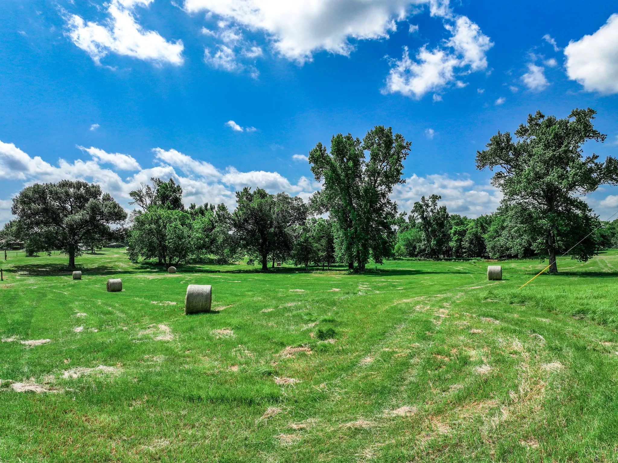 Single Family Residence For Sale in Hopkins County , 8727 S Fm 69, Como, Texas 75431, 3 Bedroom, 3 Bathroom, 2 Garage spaces, 2,040 Sqft, built in 1978, mls#21344013, Real Estate Agent in Como, Homes For Sale in Hopkins county, Homes For Sale in Como, Realtor in Como Texas, Real Estate Brokerage Independent Realty Texas, Luminita Cordes Realtor
