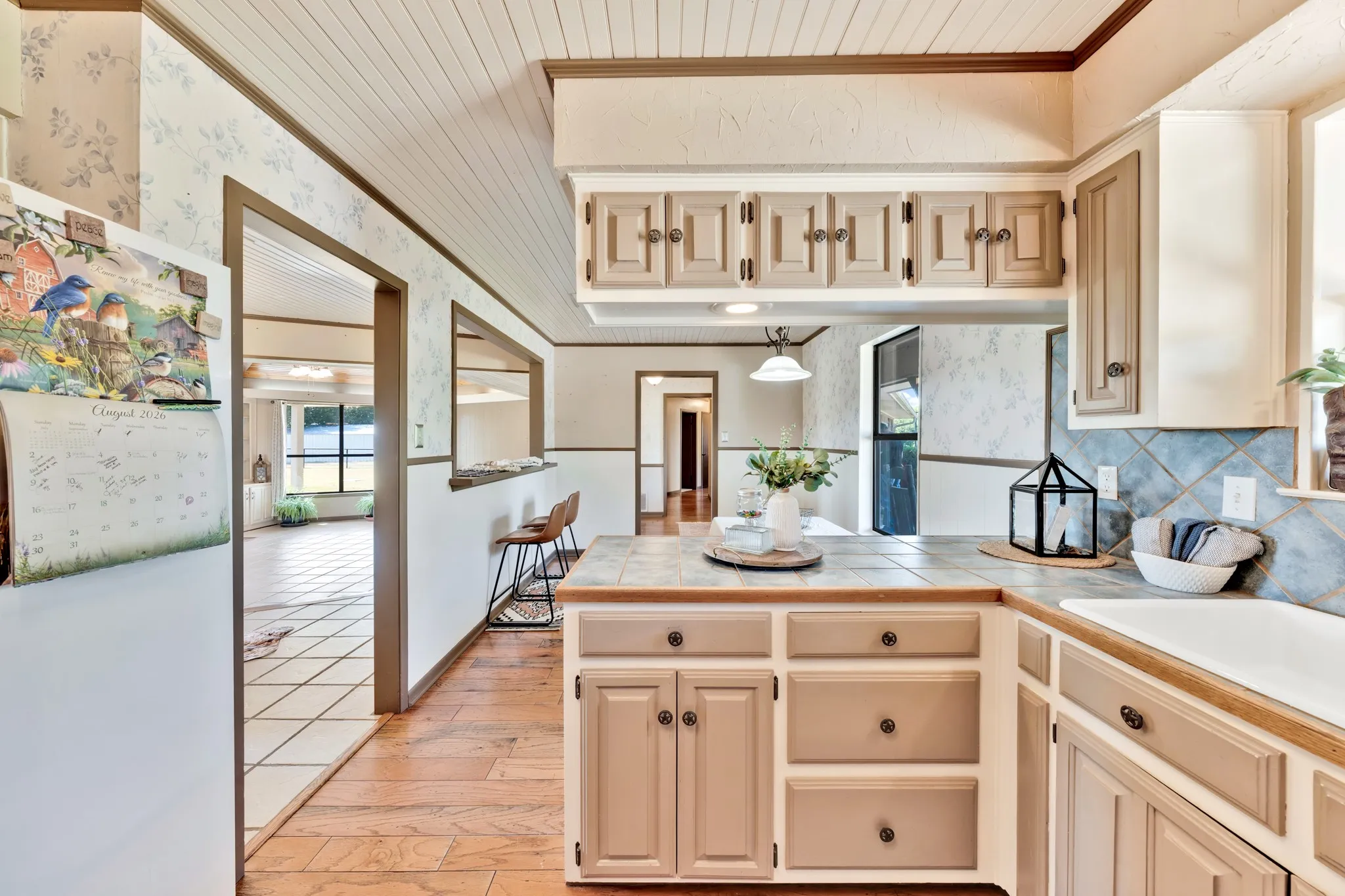 Single Family Residence For Sale in Hopkins County , 8727 S Fm 69, Como, Texas 75431, 3 Bedroom, 3 Bathroom, 2 Garage spaces, 2,040 Sqft, built in 1978, mls#21344013, Real Estate Agent in Como, Homes For Sale in Hopkins county, Homes For Sale in Como, Realtor in Como Texas, Real Estate Brokerage Independent Realty Texas, Luminita Cordes Realtor