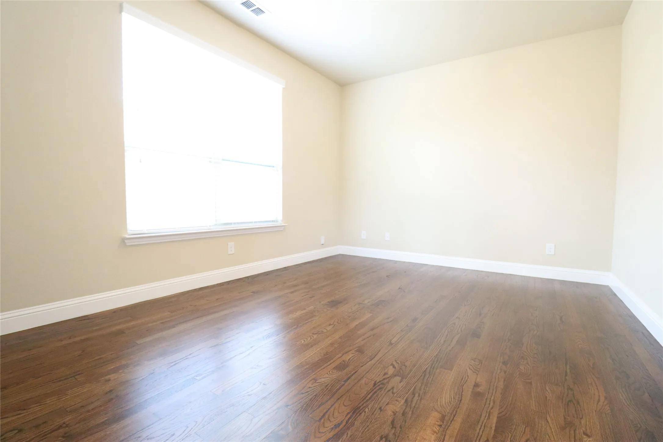 Single Family Residence For Sale in Denton County , 5070 Kerstyn Drive, Frisco, Texas 75036, 5 Bedroom, 4 Bathroom, 2 Garage spaces, 4,986 Sqft, built in 2015, mls#21361801, Real Estate Agent in Frisco, Homes For Sale in Denton county, Homes For Sale in Frisco, Realtor in Frisco Texas, Real Estate Brokerage Independent Realty Texas, Luminita Cordes Realtor