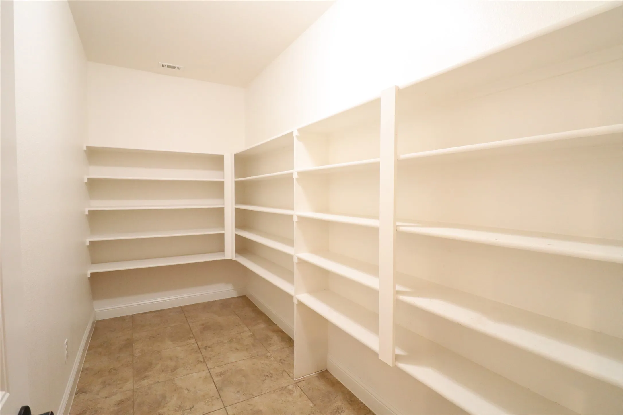 Single Family Residence For Sale in Denton County , 5070 Kerstyn Drive, Frisco, Texas 75036, 5 Bedroom, 4 Bathroom, 2 Garage spaces, 4,986 Sqft, built in 2015, mls#21361801, Real Estate Agent in Frisco, Homes For Sale in Denton county, Homes For Sale in Frisco, Realtor in Frisco Texas, Real Estate Brokerage Independent Realty Texas, Luminita Cordes Realtor