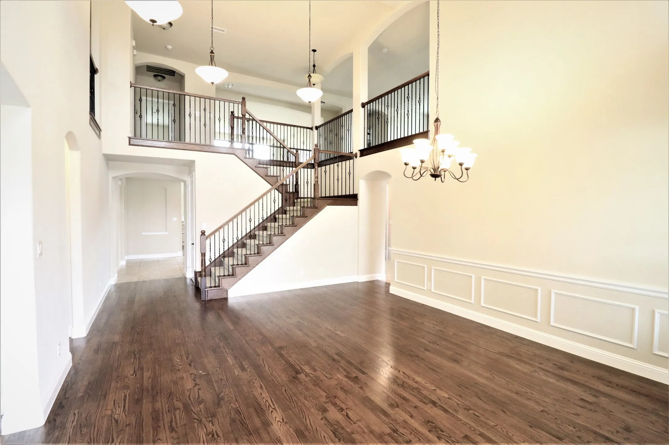 Single Family Residence For Sale in Denton County , 5070 Kerstyn Drive, Frisco, Texas 75036, 5 Bedroom, 4 Bathroom, 2 Garage spaces, 4,986 Sqft, built in 2015, mls#21361801, Real Estate Agent in Frisco, Homes For Sale in Denton county, Homes For Sale in Frisco, Realtor in Frisco Texas, Real Estate Brokerage Independent Realty Texas, Luminita Cordes Realtor