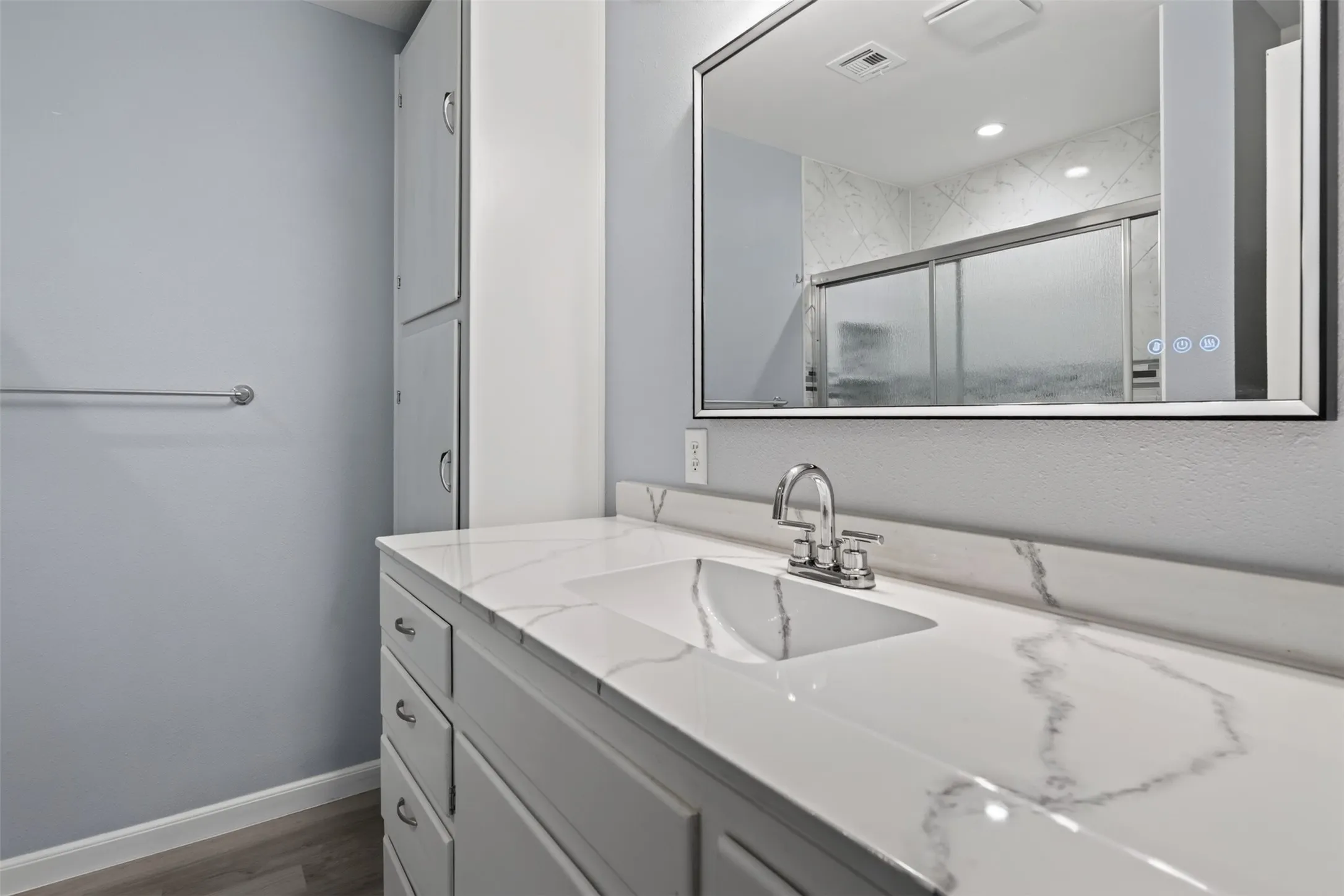 Single Family Residence For Sale in Mc Lennan County , 702 N Rita Street, Lacy Lakeview, Texas 76705, 3 Bedroom, 2 Bathroom, 1 Garage spaces, 2,026 Sqft, built in 1958, mls#21362140, Real Estate Agent in Lacy Lakeview, Homes For Sale in Mc Lennan county, Homes For Sale in Lacy Lakeview, Realtor in Lacy Lakeview Texas, Real Estate Brokerage Independent Realty Texas, Luminita Cordes Realtor