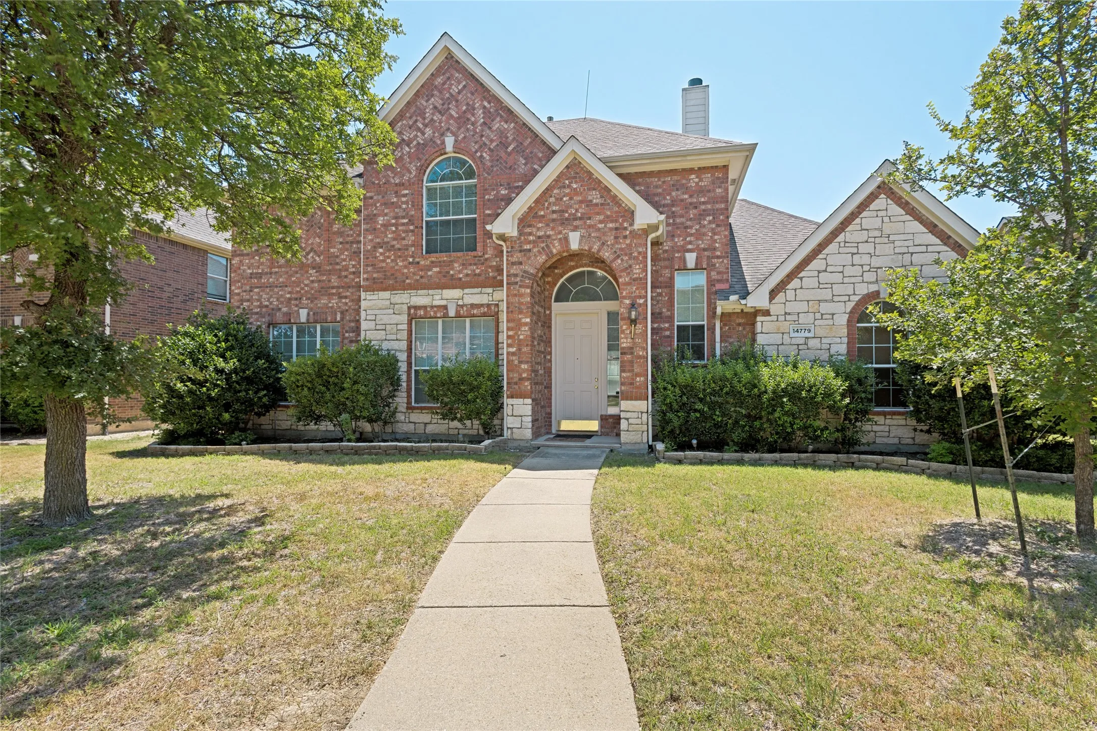 Single Family Residence For Sale in Collin County , 14779 Blakehill Drive, Frisco, Texas 75035, 4 Bedroom, 3 Bathroom, 2 Garage spaces, 3,074 Sqft, built in 2004, mls#21361461, Real Estate Agent in Frisco, Homes For Sale in Collin county, Homes For Sale in Frisco, Realtor in Frisco Texas, Real Estate Brokerage Independent Realty Texas, Luminita Cordes Realtor