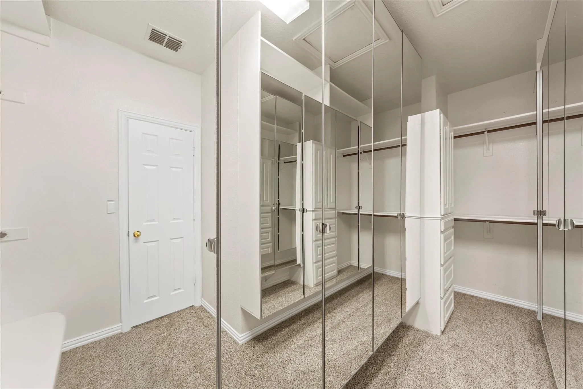 Single Family Residence For Sale in Collin County , 14779 Blakehill Drive, Frisco, Texas 75035, 4 Bedroom, 3 Bathroom, 2 Garage spaces, 3,074 Sqft, built in 2004, mls#21361461, Real Estate Agent in Frisco, Homes For Sale in Collin county, Homes For Sale in Frisco, Realtor in Frisco Texas, Real Estate Brokerage Independent Realty Texas, Luminita Cordes Realtor