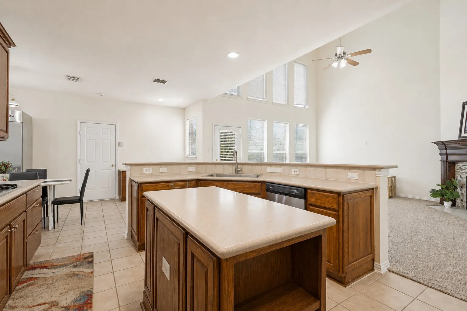 Single Family Residence For Sale in Collin County , 14779 Blakehill Drive, Frisco, Texas 75035, 4 Bedroom, 3 Bathroom, 2 Garage spaces, 3,074 Sqft, built in 2004, mls#21361461, Real Estate Agent in Frisco, Homes For Sale in Collin county, Homes For Sale in Frisco, Realtor in Frisco Texas, Real Estate Brokerage Independent Realty Texas, Luminita Cordes Realtor