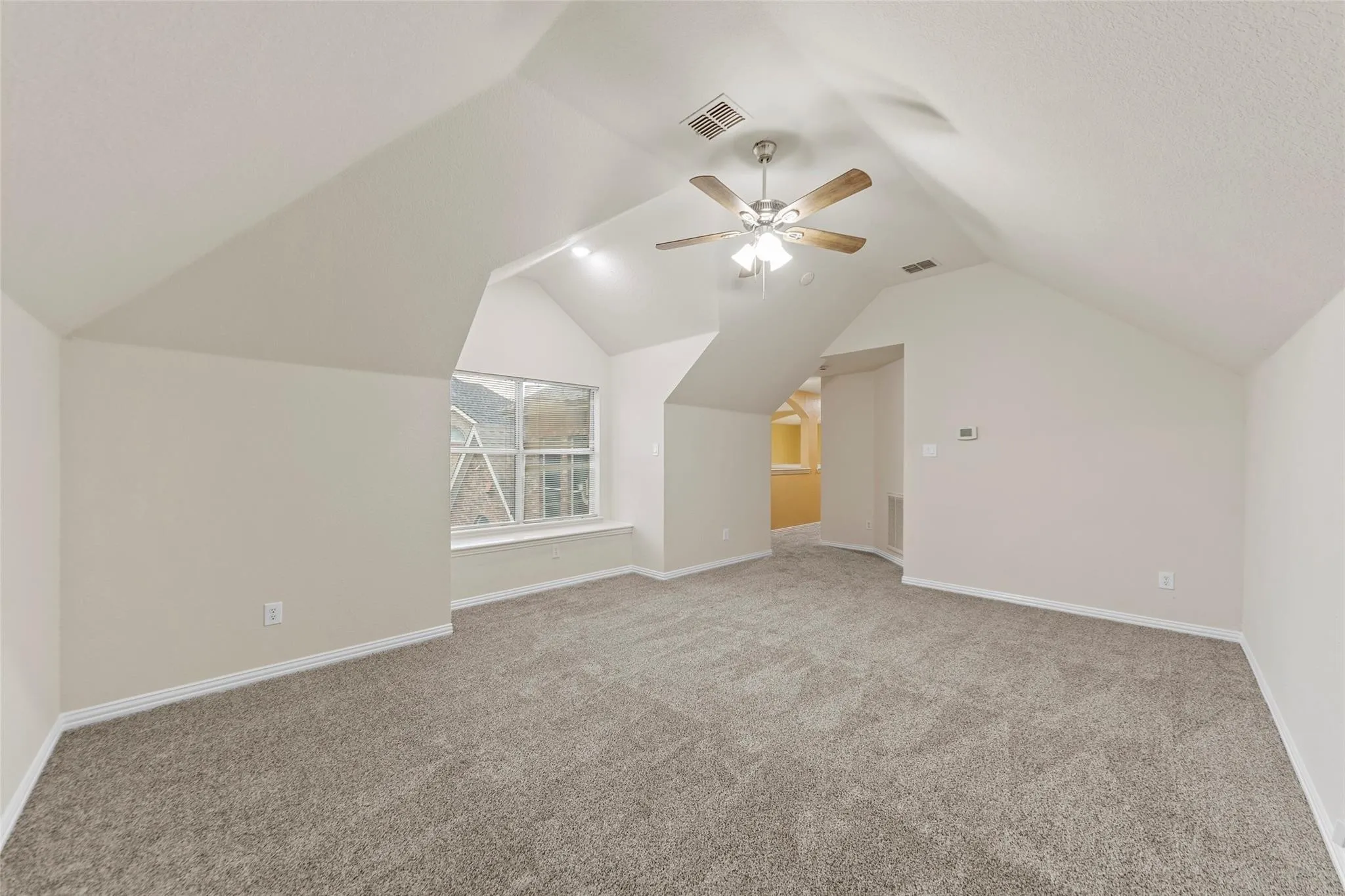 Single Family Residence For Sale in Collin County , 14779 Blakehill Drive, Frisco, Texas 75035, 4 Bedroom, 3 Bathroom, 2 Garage spaces, 3,074 Sqft, built in 2004, mls#21361461, Real Estate Agent in Frisco, Homes For Sale in Collin county, Homes For Sale in Frisco, Realtor in Frisco Texas, Real Estate Brokerage Independent Realty Texas, Luminita Cordes Realtor