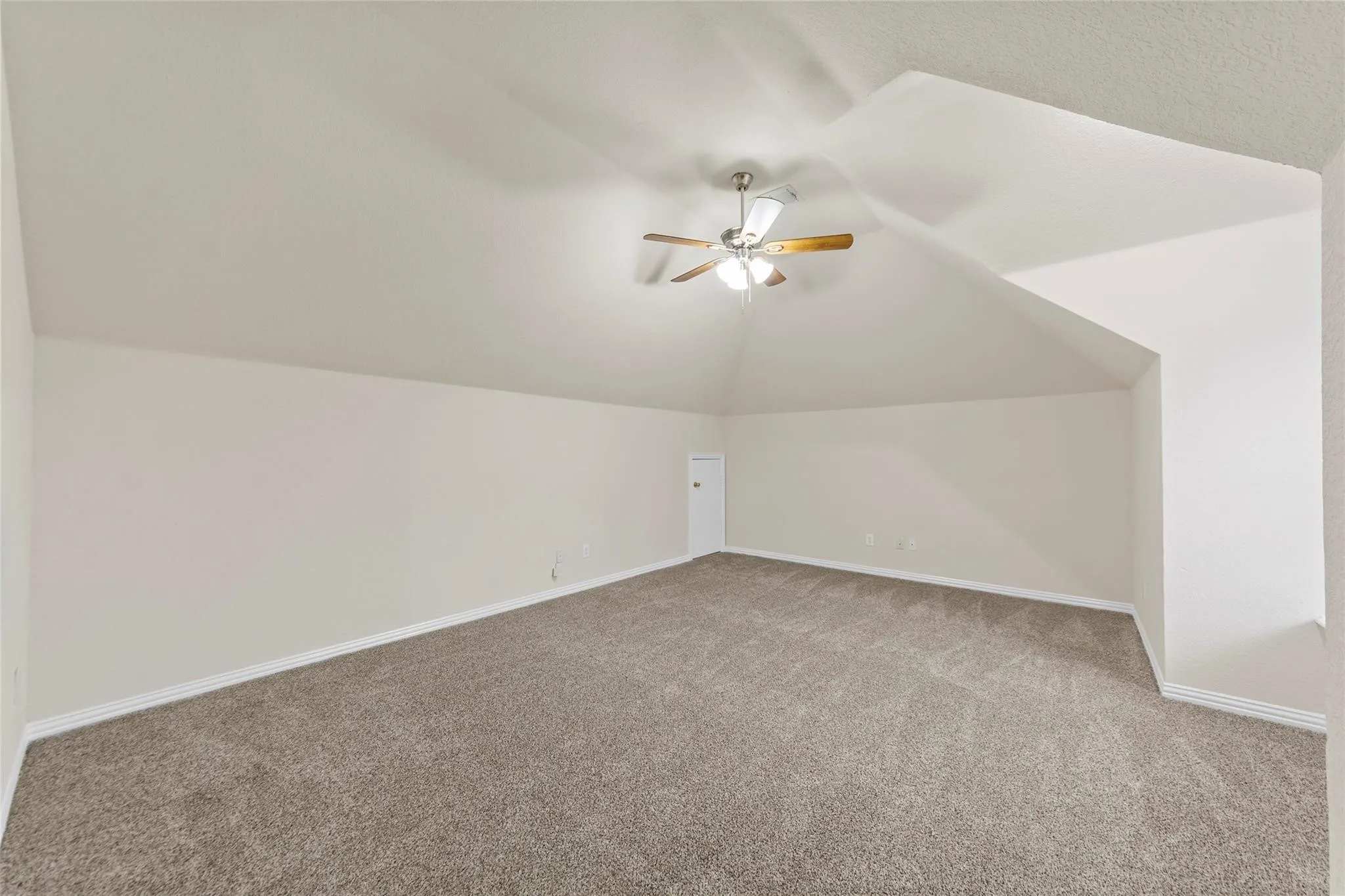 Single Family Residence For Sale in Collin County , 14779 Blakehill Drive, Frisco, Texas 75035, 4 Bedroom, 3 Bathroom, 2 Garage spaces, 3,074 Sqft, built in 2004, mls#21361461, Real Estate Agent in Frisco, Homes For Sale in Collin county, Homes For Sale in Frisco, Realtor in Frisco Texas, Real Estate Brokerage Independent Realty Texas, Luminita Cordes Realtor
