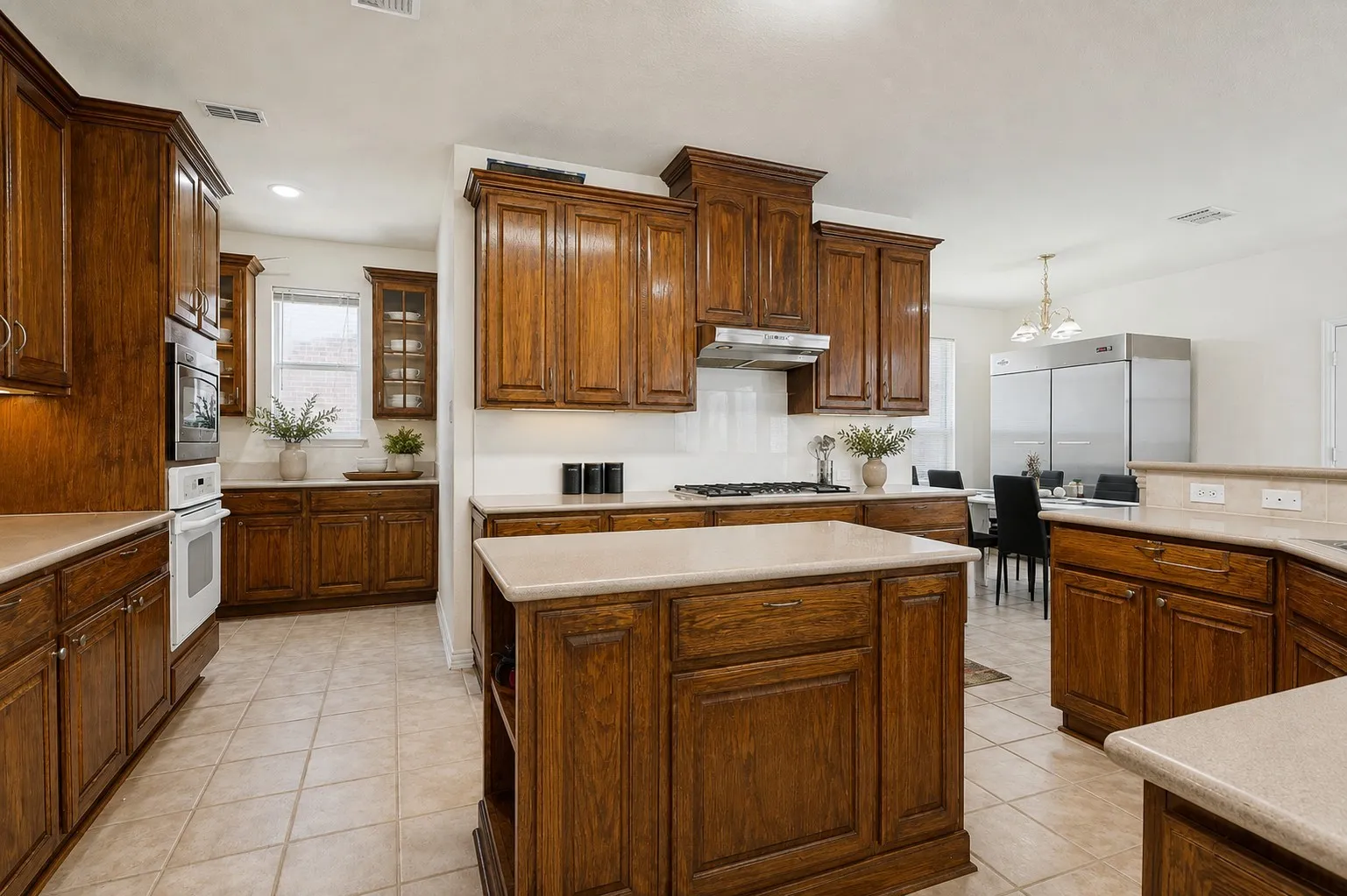 Single Family Residence For Sale in Collin County , 14779 Blakehill Drive, Frisco, Texas 75035, 4 Bedroom, 3 Bathroom, 2 Garage spaces, 3,074 Sqft, built in 2004, mls#21361461, Real Estate Agent in Frisco, Homes For Sale in Collin county, Homes For Sale in Frisco, Realtor in Frisco Texas, Real Estate Brokerage Independent Realty Texas, Luminita Cordes Realtor