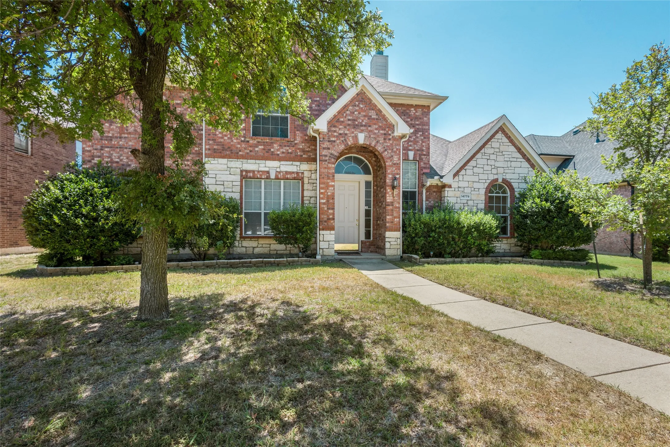 Single Family Residence For Sale in Collin County , 14779 Blakehill Drive, Frisco, Texas 75035, 4 Bedroom, 3 Bathroom, 2 Garage spaces, 3,074 Sqft, built in 2004, mls#21361461, Real Estate Agent in Frisco, Homes For Sale in Collin county, Homes For Sale in Frisco, Realtor in Frisco Texas, Real Estate Brokerage Independent Realty Texas, Luminita Cordes Realtor