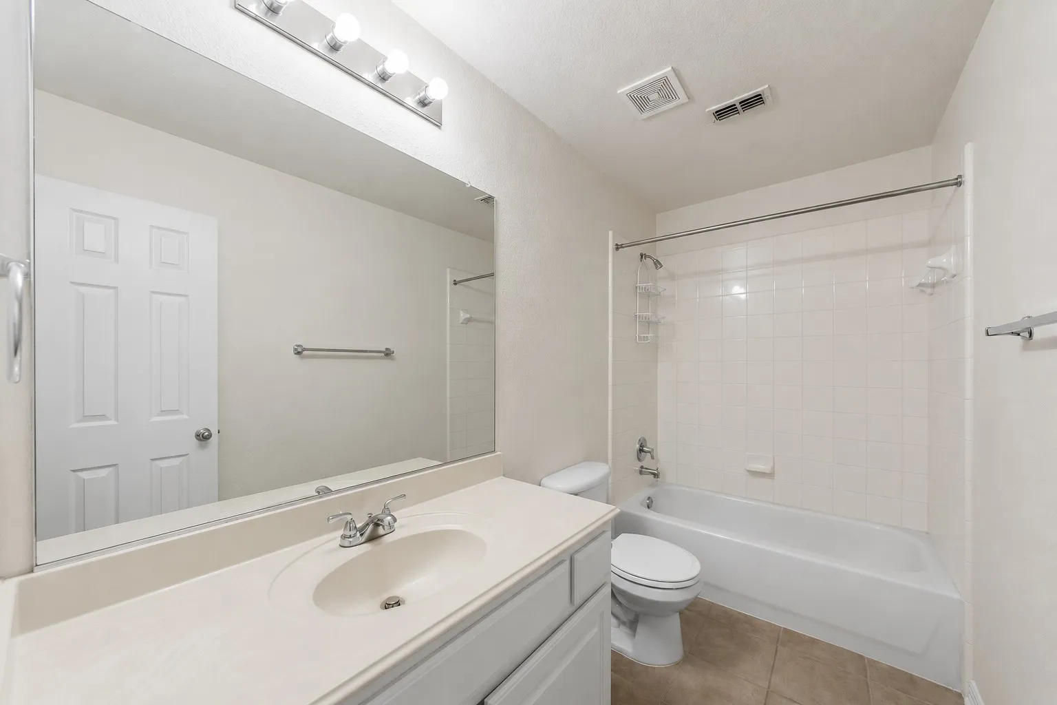 Single Family Residence For Sale in Collin County , 14779 Blakehill Drive, Frisco, Texas 75035, 4 Bedroom, 3 Bathroom, 2 Garage spaces, 3,074 Sqft, built in 2004, mls#21361461, Real Estate Agent in Frisco, Homes For Sale in Collin county, Homes For Sale in Frisco, Realtor in Frisco Texas, Real Estate Brokerage Independent Realty Texas, Luminita Cordes Realtor