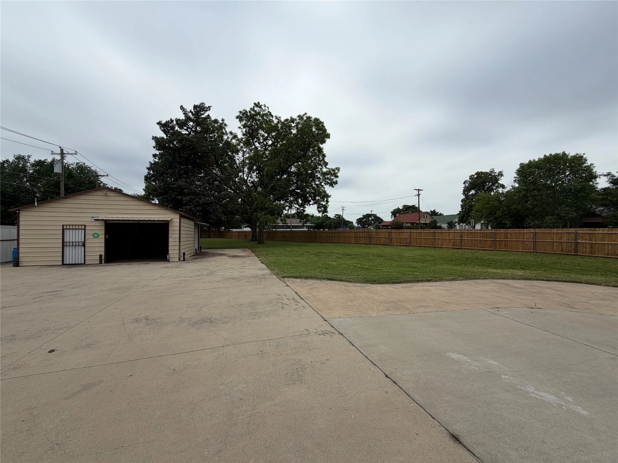 Unimproved Land For Sale in Tarrant County , 1264 E Maddox Avenue, Fort Worth, Texas 76104, 0, 0, Garage spaces, 0 Sqft, built in 0, mls#21362375, Real Estate Agent in Fort Worth, Homes For Sale in Tarrant county, Homes For Sale in Fort Worth, Realtor in Fort Worth Texas, Real Estate Brokerage Independent Realty Texas, Luminita Cordes Realtor