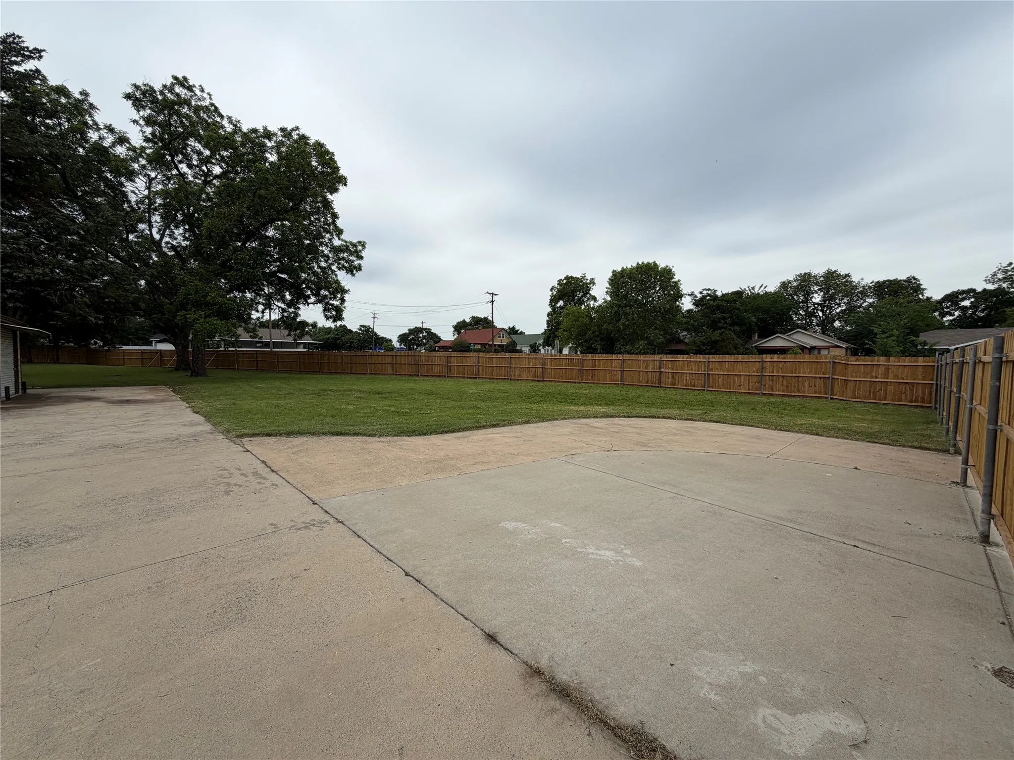 Unimproved Land For Sale in Tarrant County , 1264 E Maddox Avenue, Fort Worth, Texas 76104, 0, 0, Garage spaces, 0 Sqft, built in 0, mls#21362375, Real Estate Agent in Fort Worth, Homes For Sale in Tarrant county, Homes For Sale in Fort Worth, Realtor in Fort Worth Texas, Real Estate Brokerage Independent Realty Texas, Luminita Cordes Realtor