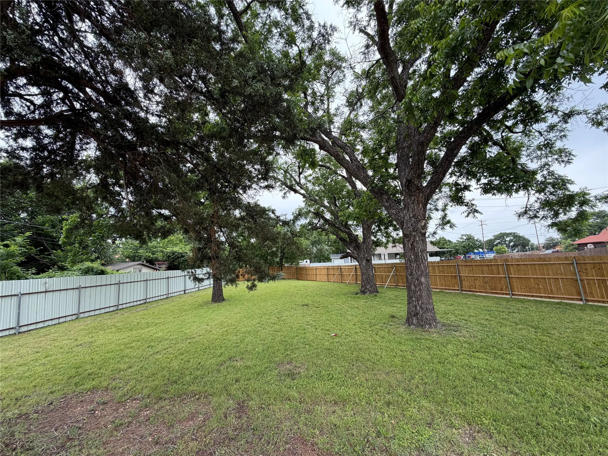Unimproved Land For Sale in Tarrant County , 1264 E Maddox Avenue, Fort Worth, Texas 76104, 0, 0, Garage spaces, 0 Sqft, built in 0, mls#21362375, Real Estate Agent in Fort Worth, Homes For Sale in Tarrant county, Homes For Sale in Fort Worth, Realtor in Fort Worth Texas, Real Estate Brokerage Independent Realty Texas, Luminita Cordes Realtor