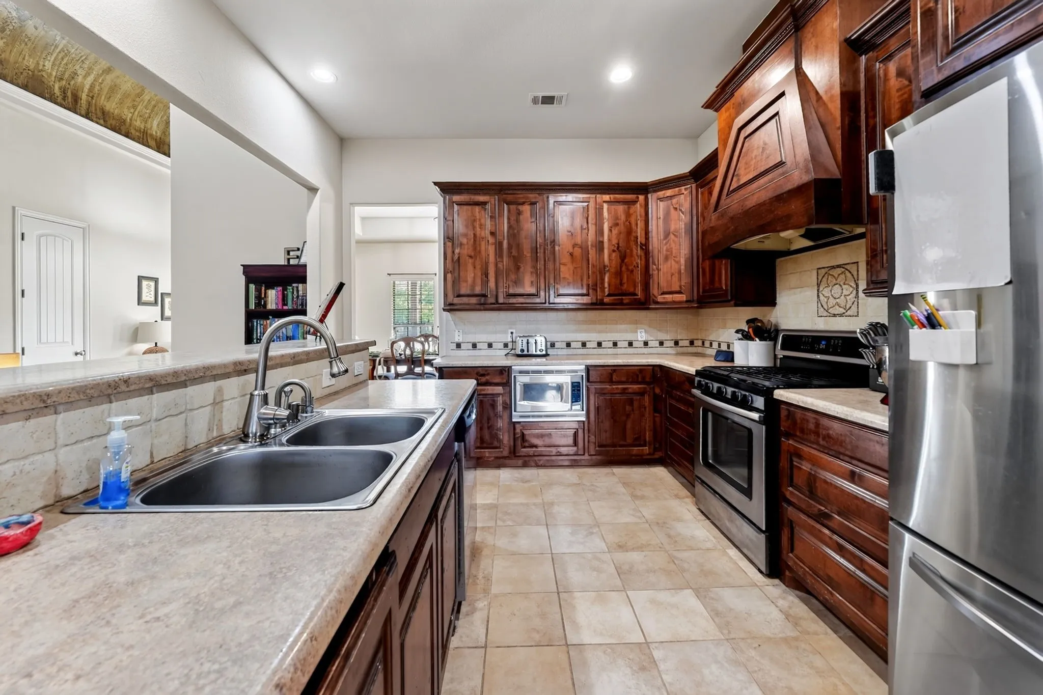 Single Family Residence For Sale in Rockwall County , 6220 Pinon Trail, Royse City, Texas 75189, 4 Bedroom, 3 Bathroom, 2 Garage spaces, 2,776 Sqft, built in 2009, mls#21362305, Real Estate Agent in Royse City, Homes For Sale in Rockwall county, Homes For Sale in Royse City, Realtor in Royse City Texas, Real Estate Brokerage Independent Realty Texas, Luminita Cordes Realtor