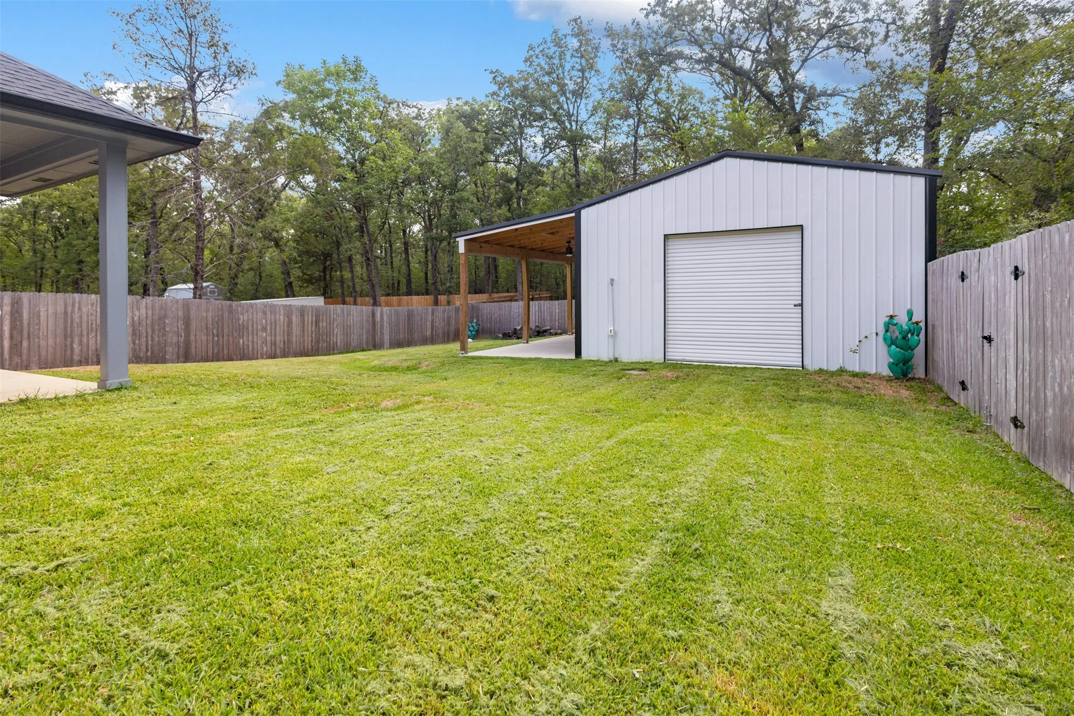 Single Family Residence For Sale in Henderson County , 286 Harris Boulevard, Malakoff, Texas 75147, 3 Bedroom, 2 Bathroom, Garage spaces, 1,200 Sqft, built in 2024, Price $259,000, mls#21362368, Real Estate Agent in Malakoff, Homes For Sale in Henderson county, Homes For Sale in Malakoff, Realtor in Malakoff Texas, Real Estate Brokerage Independent Realty Texas, Luminita Cordes Realtor