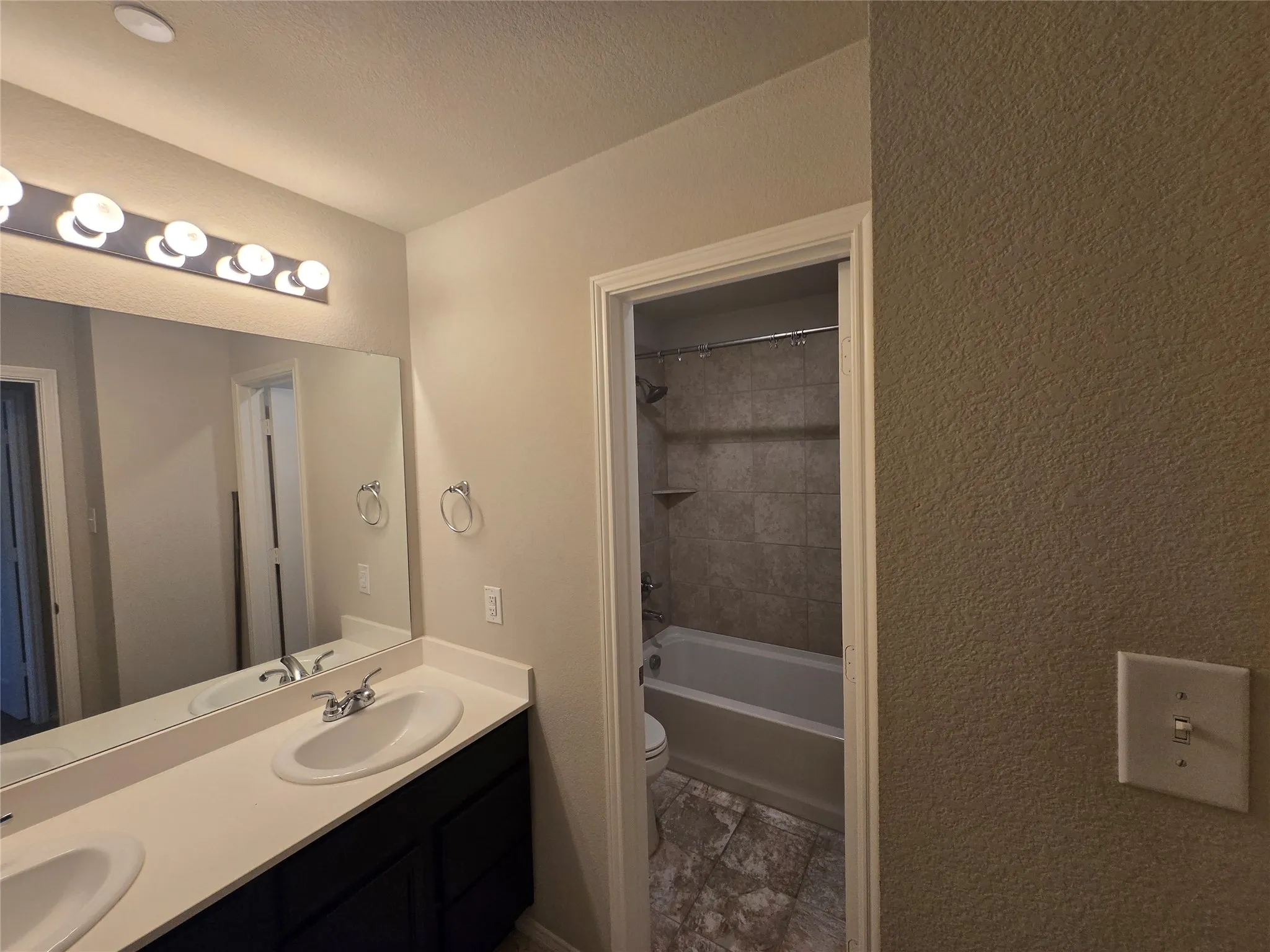 Townhouse For Rent in Denton County , 3308 Becker Drive, Denton, Texas 76207, 3 Bedroom, 3 Bathroom, 2 Garage spaces, 1,726 Sqft, built in 2019, mls#21362267, Real Estate Agent in Denton, Homes For Rent in Denton county, Homes For Rent in Denton, Realtor in Denton Texas, Real Estate Brokerage Independent Realty Texas, Luminita Cordes Realtor