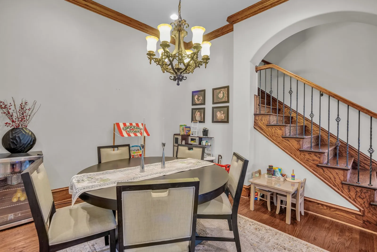Single Family Residence For Sale in Collin County , 4821 Pyramid Drive, Plano, Texas 75093, 3 Bedroom, 3 Bathroom, 2 Garage spaces, 2,890 Sqft, built in 2006, mls#21358014, Real Estate Agent in Plano, Homes For Sale in Collin county, Homes For Sale in Plano, Realtor in Plano Texas, Real Estate Brokerage Independent Realty Texas, Luminita Cordes Realtor