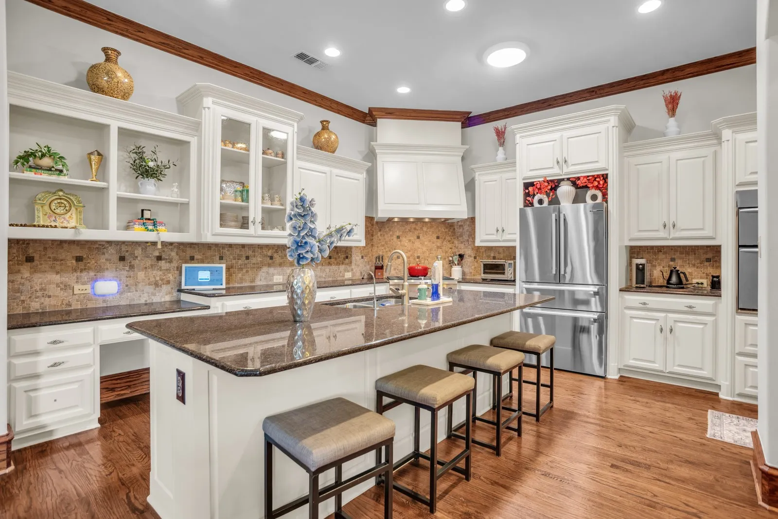 Single Family Residence For Sale in Collin County , 4821 Pyramid Drive, Plano, Texas 75093, 3 Bedroom, 3 Bathroom, 2 Garage spaces, 2,890 Sqft, built in 2006, mls#21358014, Real Estate Agent in Plano, Homes For Sale in Collin county, Homes For Sale in Plano, Realtor in Plano Texas, Real Estate Brokerage Independent Realty Texas, Luminita Cordes Realtor