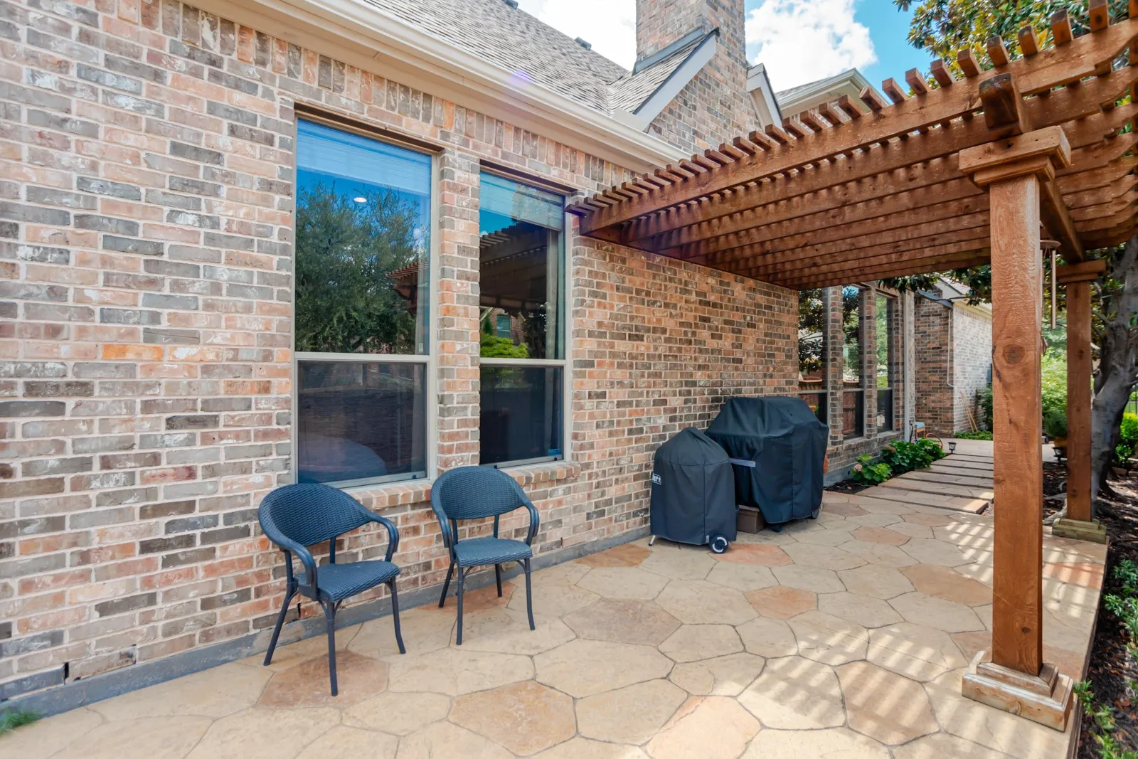 Single Family Residence For Sale in Collin County , 4821 Pyramid Drive, Plano, Texas 75093, 3 Bedroom, 3 Bathroom, 2 Garage spaces, 2,890 Sqft, built in 2006, mls#21358014, Real Estate Agent in Plano, Homes For Sale in Collin county, Homes For Sale in Plano, Realtor in Plano Texas, Real Estate Brokerage Independent Realty Texas, Luminita Cordes Realtor