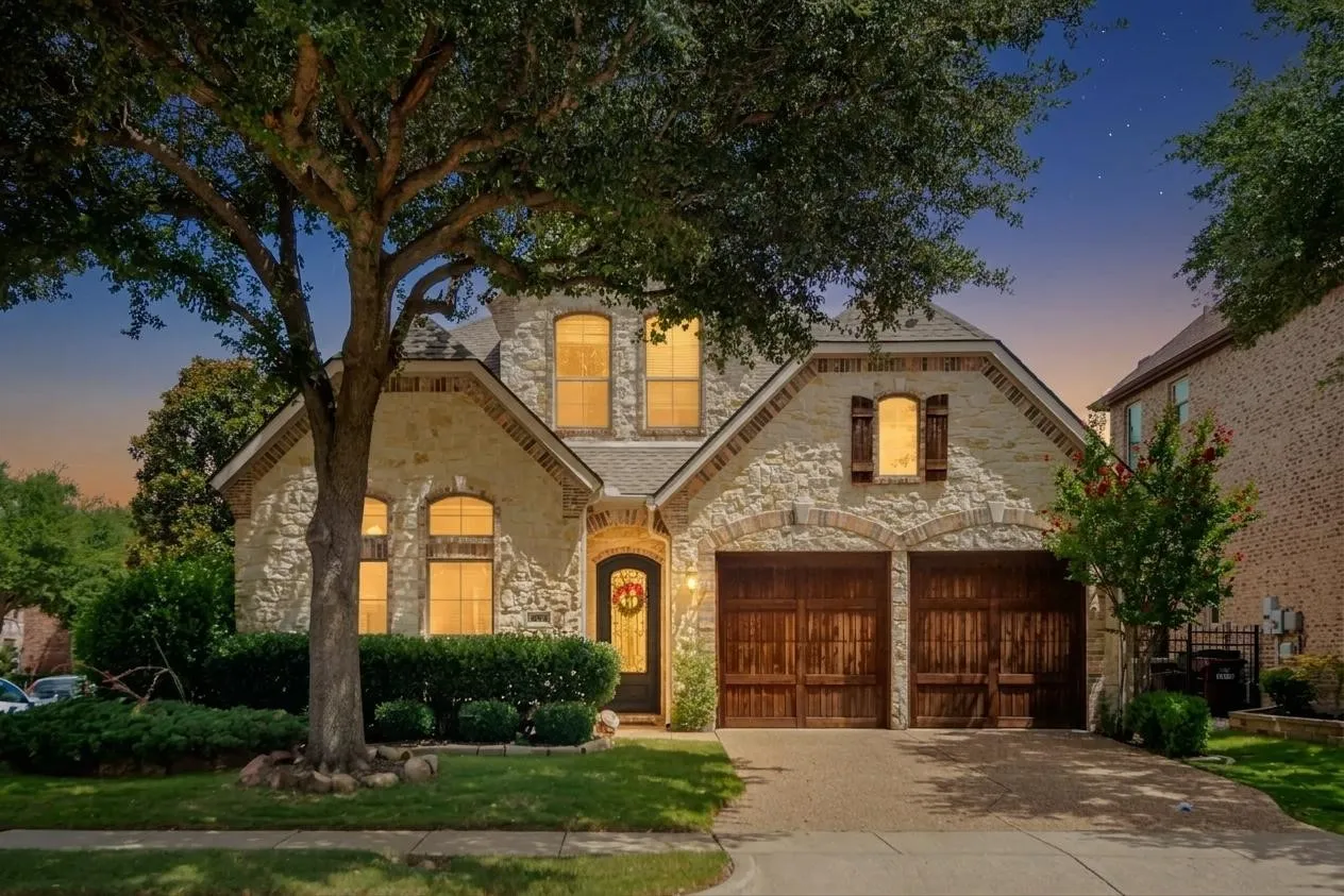 Single Family Residence For Sale in Collin County , 4821 Pyramid Drive, Plano, Texas 75093, 3 Bedroom, 3 Bathroom, 2 Garage spaces, 2,890 Sqft, built in 2006, mls#21358014, Real Estate Agent in Plano, Homes For Sale in Collin county, Homes For Sale in Plano, Realtor in Plano Texas, Real Estate Brokerage Independent Realty Texas, Luminita Cordes Realtor