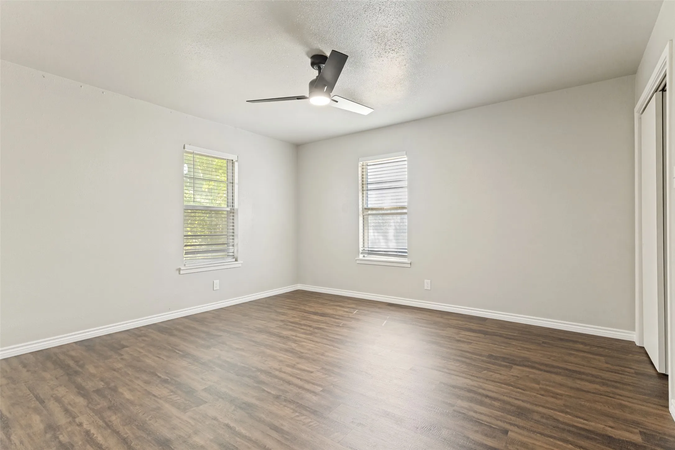 Single Family Residence For Sale in Tarrant County , 3021 Edith Lane, Haltom City, Texas 76117, 3 Bedroom, 2 Bathroom, 1 Garage spaces, 1,344 Sqft, built in 1956, mls#21356646, Real Estate Agent in Haltom City, Homes For Sale in Tarrant county, Homes For Sale in Haltom City, Realtor in Haltom City Texas, Real Estate Brokerage Independent Realty Texas, Luminita Cordes Realtor