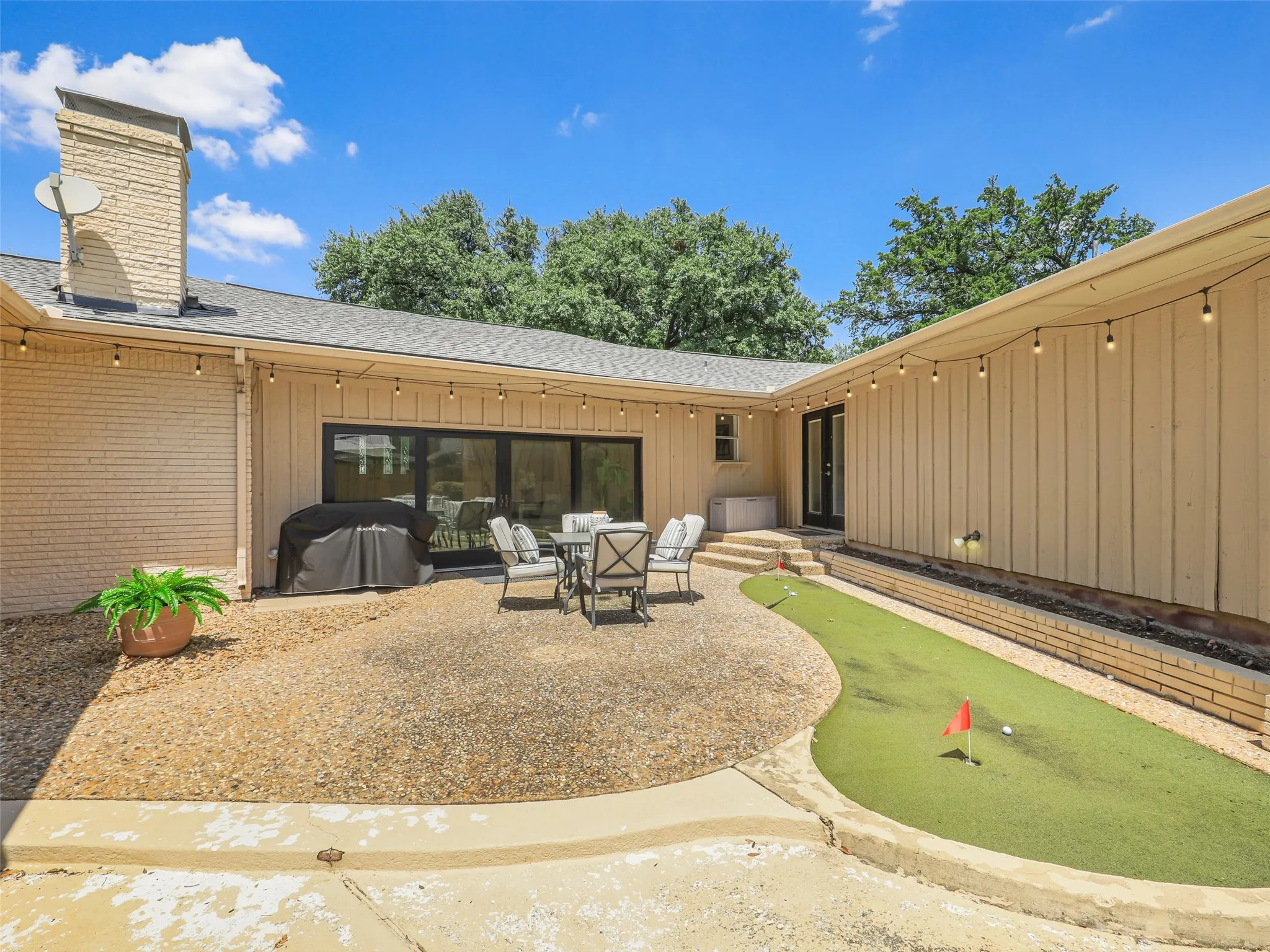 Single Family Residence For Sale in Dallas County , 13436 Forestway Drive, Dallas, Texas 75240, 3 Bedroom, 3 Bathroom, 2 Garage spaces, 2,909 Sqft, built in 1968, mls#21361307, Real Estate Agent in Dallas, Homes For Sale in Dallas county, Homes For Sale in Dallas, Realtor in Dallas Texas, Real Estate Brokerage Independent Realty Texas, Luminita Cordes Realtor