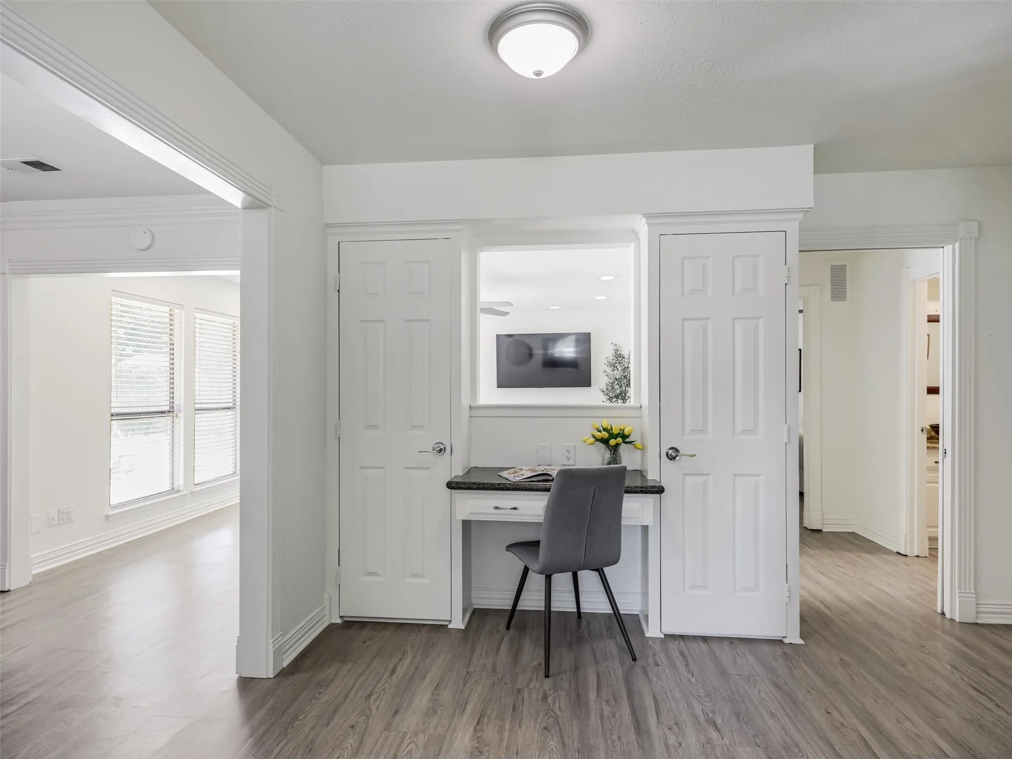 Built-in Planning Desk