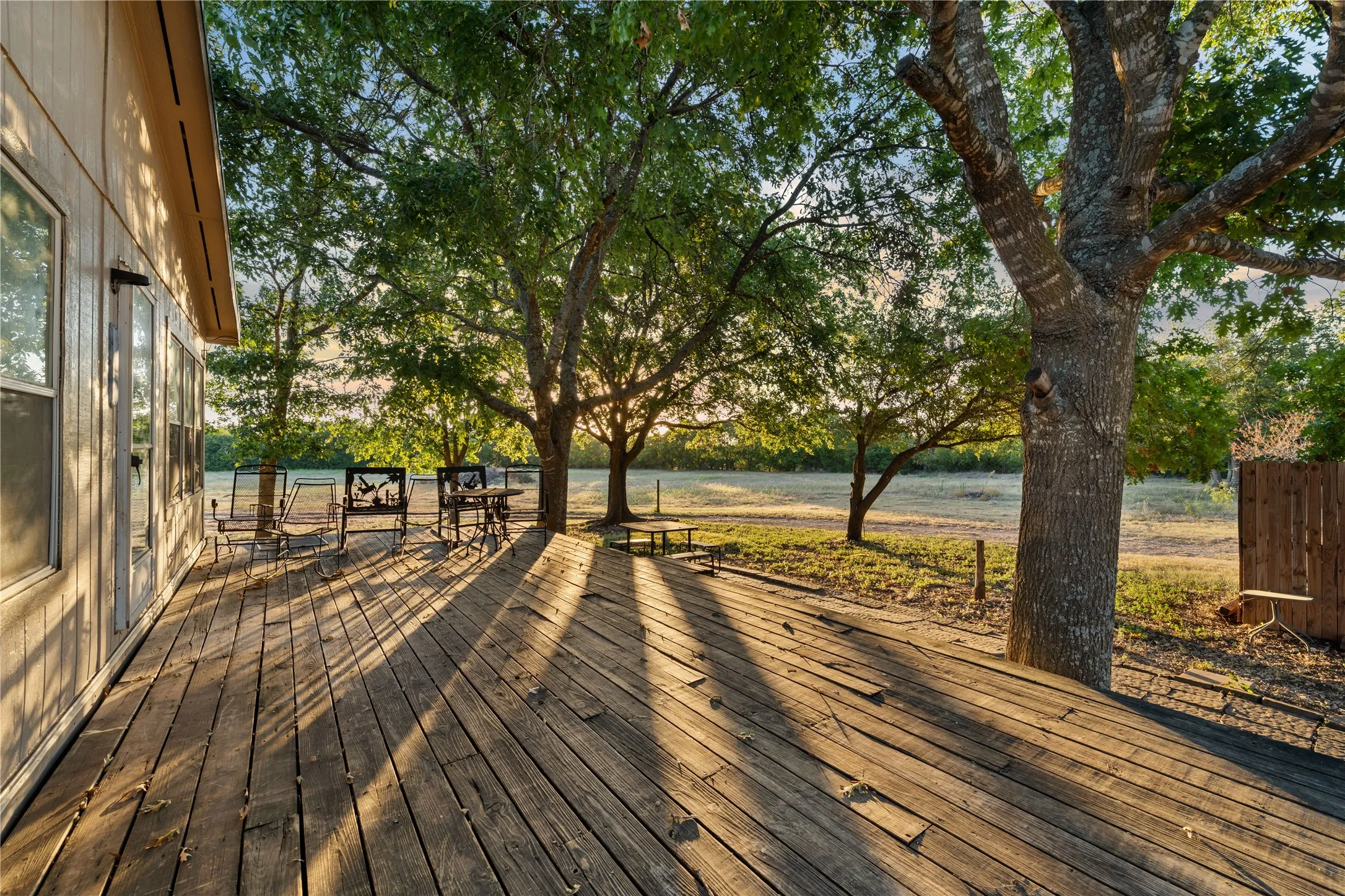Mobile Home For Sale in Mc Lennan County , 2641 Pleasant Run, Crawford, Texas 76689, 3 Bedroom, 2 Bathroom, 2 Garage spaces, 2,048 Sqft, built in 1993, mls#21361904, Real Estate Agent in Crawford, Homes For Sale in Mc Lennan county, Homes For Sale in Crawford, Realtor in Crawford Texas, Real Estate Brokerage Independent Realty Texas, Luminita Cordes Realtor