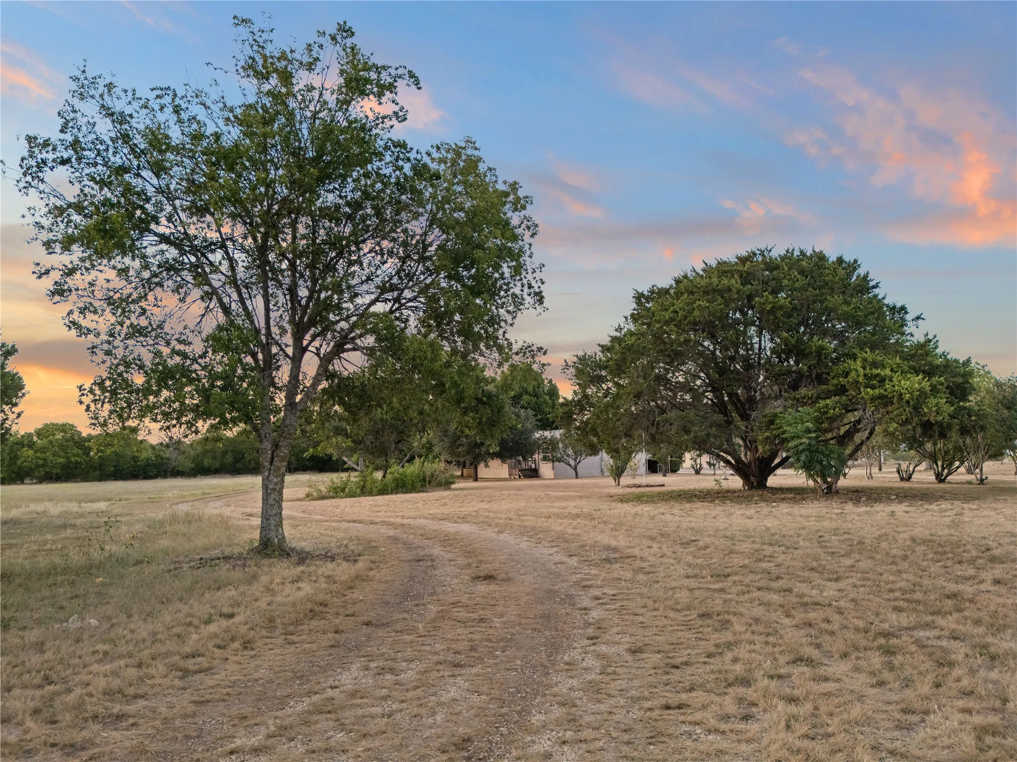 Mobile Home For Sale in Mc Lennan County , 2641 Pleasant Run, Crawford, Texas 76689, 3 Bedroom, 2 Bathroom, 2 Garage spaces, 2,048 Sqft, built in 1993, mls#21361904, Real Estate Agent in Crawford, Homes For Sale in Mc Lennan county, Homes For Sale in Crawford, Realtor in Crawford Texas, Real Estate Brokerage Independent Realty Texas, Luminita Cordes Realtor
