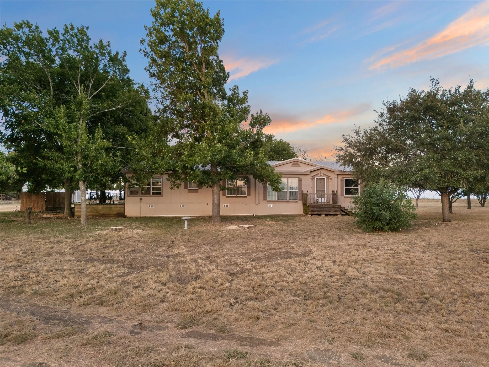 Mobile Home For Sale in Mc Lennan County , 2641 Pleasant Run, Crawford, Texas 76689, 3 Bedroom, 2 Bathroom, 2 Garage spaces, 2,048 Sqft, built in 1993, mls#21361904, Real Estate Agent in Crawford, Homes For Sale in Mc Lennan county, Homes For Sale in Crawford, Realtor in Crawford Texas, Real Estate Brokerage Independent Realty Texas, Luminita Cordes Realtor