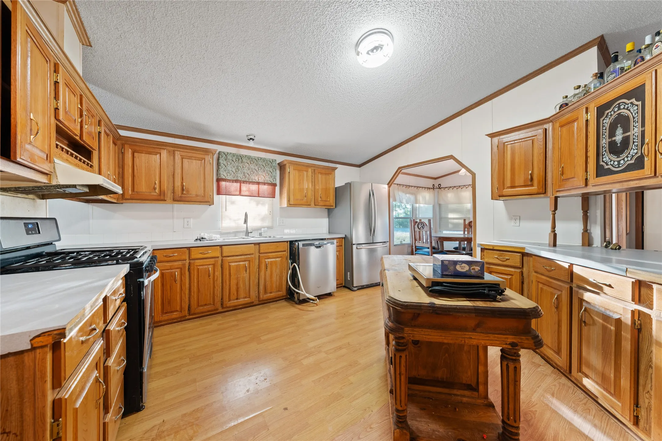 Mobile Home For Sale in Mc Lennan County , 2641 Pleasant Run, Crawford, Texas 76689, 3 Bedroom, 2 Bathroom, 2 Garage spaces, 2,048 Sqft, built in 1993, mls#21361904, Real Estate Agent in Crawford, Homes For Sale in Mc Lennan county, Homes For Sale in Crawford, Realtor in Crawford Texas, Real Estate Brokerage Independent Realty Texas, Luminita Cordes Realtor