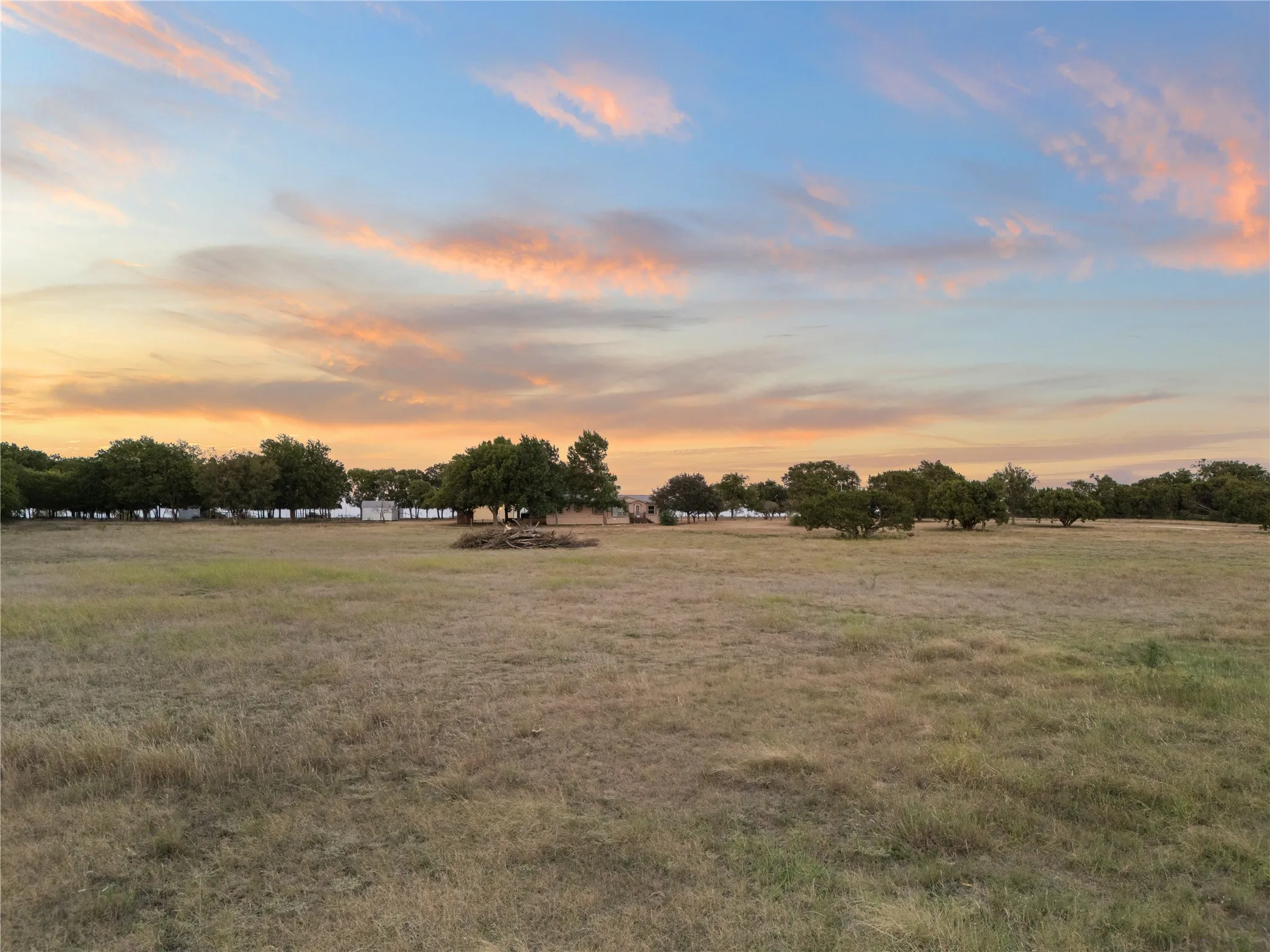 Mobile Home For Sale in Mc Lennan County , 2641 Pleasant Run, Crawford, Texas 76689, 3 Bedroom, 2 Bathroom, 2 Garage spaces, 2,048 Sqft, built in 1993, mls#21361904, Real Estate Agent in Crawford, Homes For Sale in Mc Lennan county, Homes For Sale in Crawford, Realtor in Crawford Texas, Real Estate Brokerage Independent Realty Texas, Luminita Cordes Realtor