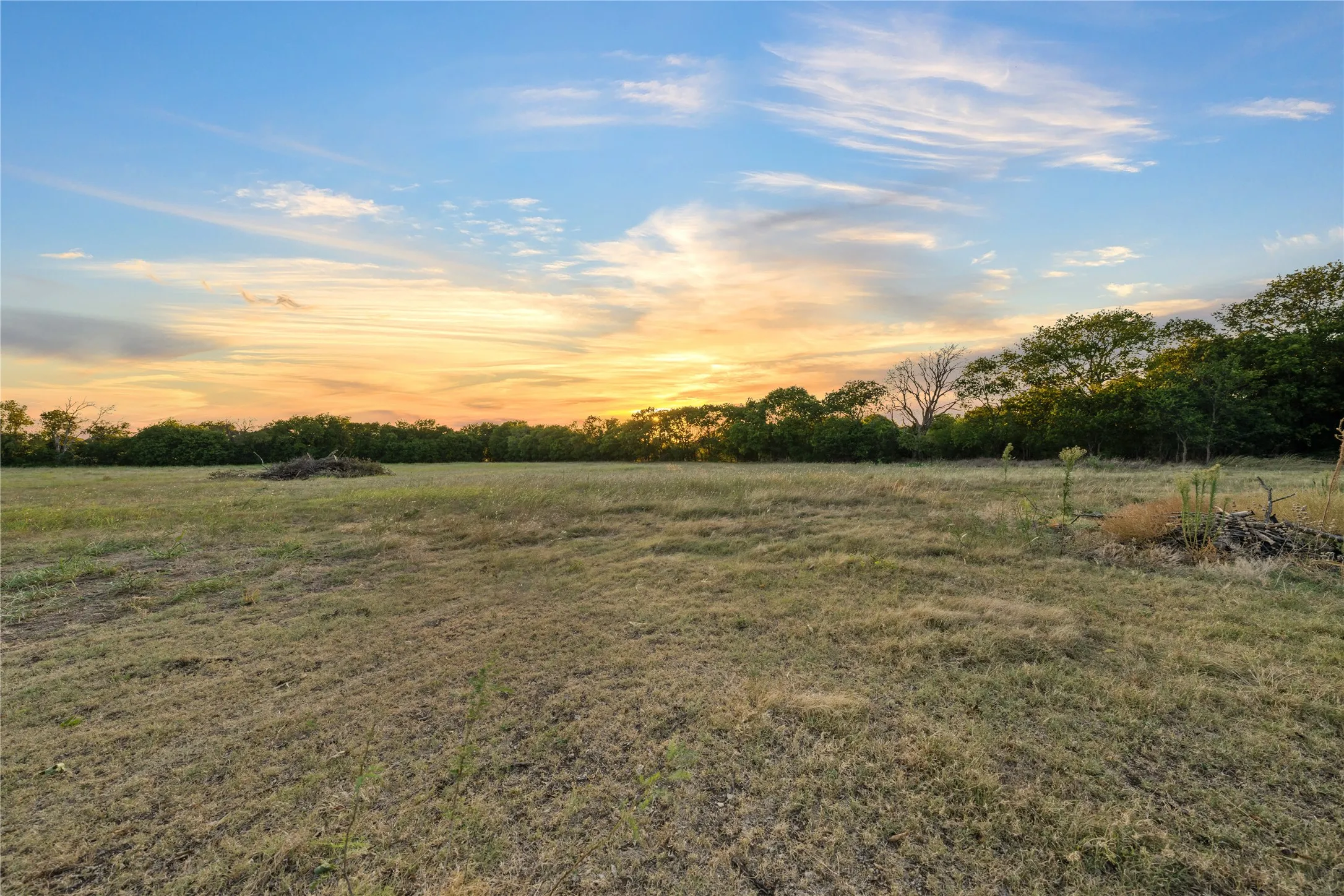 Mobile Home For Sale in Mc Lennan County , 2641 Pleasant Run, Crawford, Texas 76689, 3 Bedroom, 2 Bathroom, 2 Garage spaces, 2,048 Sqft, built in 1993, mls#21361904, Real Estate Agent in Crawford, Homes For Sale in Mc Lennan county, Homes For Sale in Crawford, Realtor in Crawford Texas, Real Estate Brokerage Independent Realty Texas, Luminita Cordes Realtor