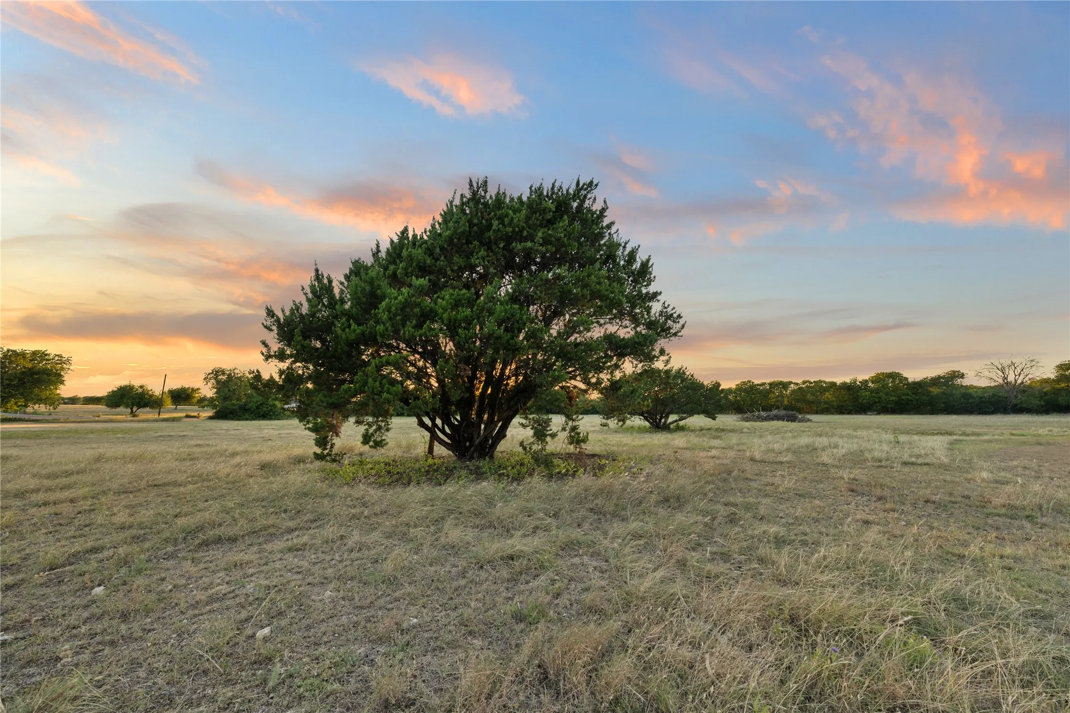 Mobile Home For Sale in Mc Lennan County , 2641 Pleasant Run, Crawford, Texas 76689, 3 Bedroom, 2 Bathroom, 2 Garage spaces, 2,048 Sqft, built in 1993, mls#21361904, Real Estate Agent in Crawford, Homes For Sale in Mc Lennan county, Homes For Sale in Crawford, Realtor in Crawford Texas, Real Estate Brokerage Independent Realty Texas, Luminita Cordes Realtor
