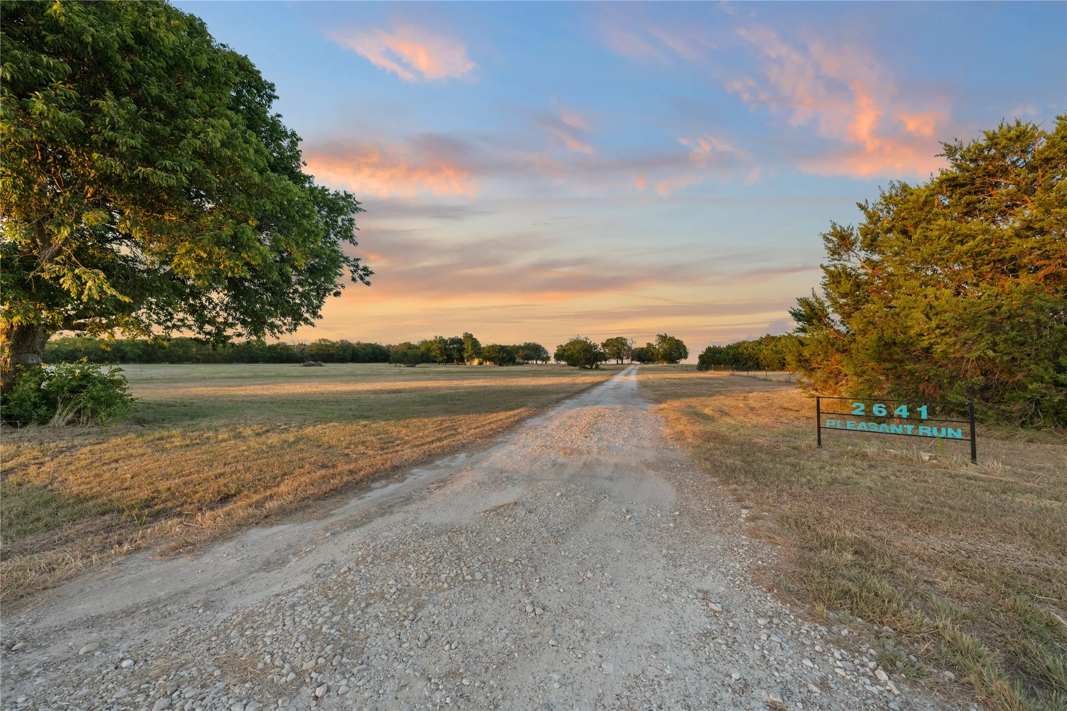 Mobile Home For Sale in Mc Lennan County , 2641 Pleasant Run, Crawford, Texas 76689, 3 Bedroom, 2 Bathroom, 2 Garage spaces, 2,048 Sqft, built in 1993, mls#21361904, Real Estate Agent in Crawford, Homes For Sale in Mc Lennan county, Homes For Sale in Crawford, Realtor in Crawford Texas, Real Estate Brokerage Independent Realty Texas, Luminita Cordes Realtor