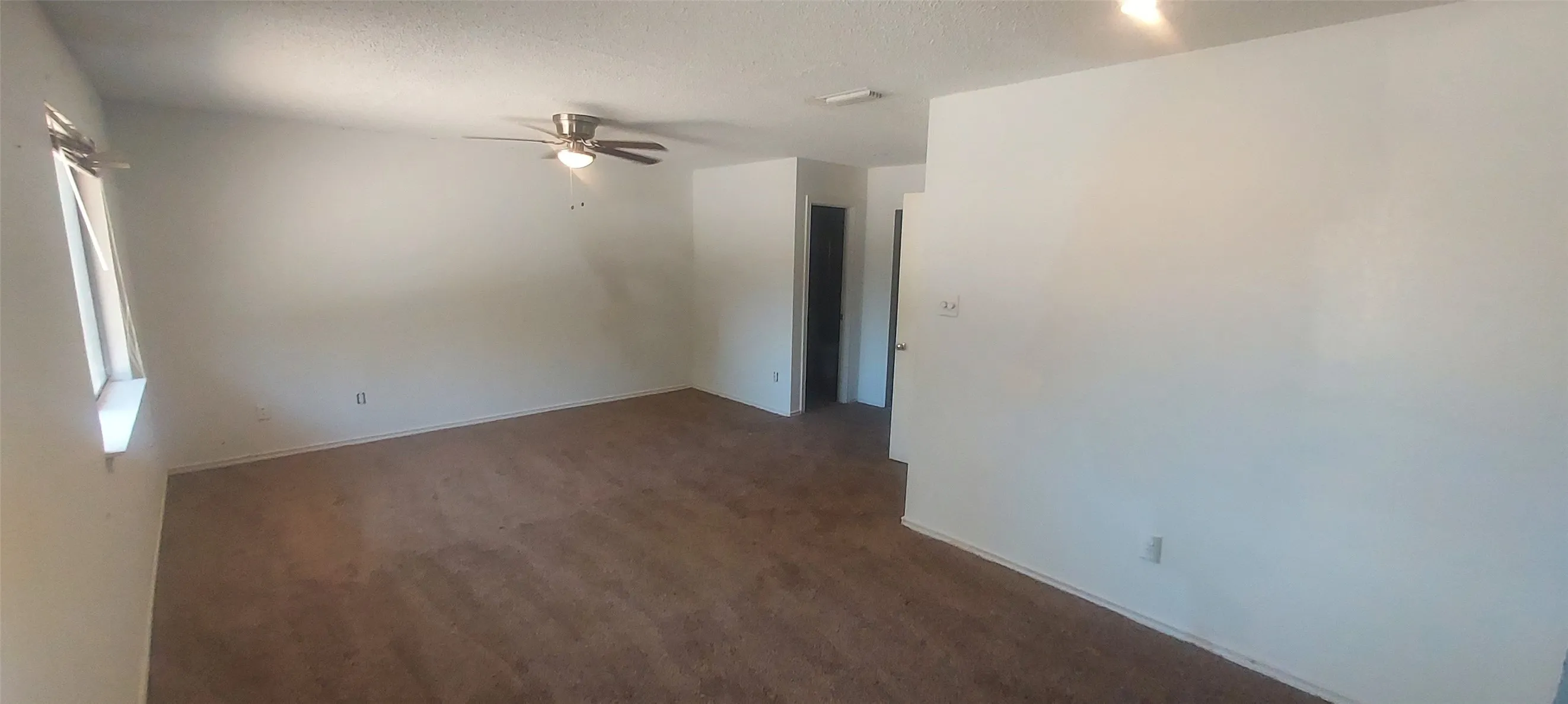 Single Family Residence For Sale in Dallas County , 4102 Blacksmith Drive, Garland, Texas 75044, 3 Bedroom, 2 Bathroom, 2 Garage spaces, 1,764 Sqft, built in 1986, mls#21298473, Real Estate Agent in Garland, Homes For Sale in Dallas county, Homes For Sale in Garland, Realtor in Garland Texas, Real Estate Brokerage Independent Realty Texas, Luminita Cordes Realtor