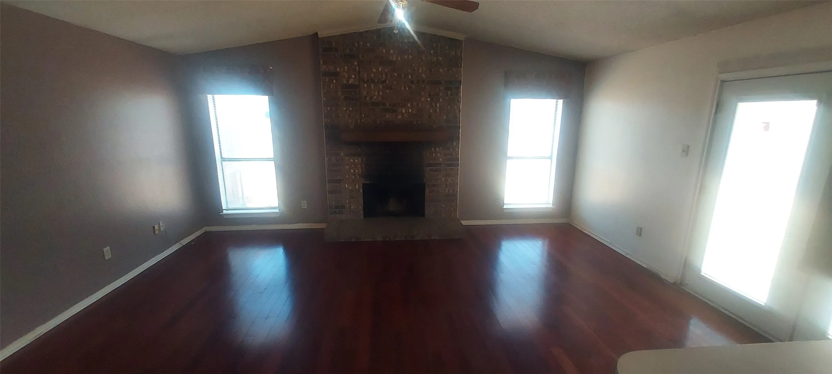 Single Family Residence For Sale in Dallas County , 4102 Blacksmith Drive, Garland, Texas 75044, 3 Bedroom, 2 Bathroom, 2 Garage spaces, 1,764 Sqft, built in 1986, mls#21298473, Real Estate Agent in Garland, Homes For Sale in Dallas county, Homes For Sale in Garland, Realtor in Garland Texas, Real Estate Brokerage Independent Realty Texas, Luminita Cordes Realtor