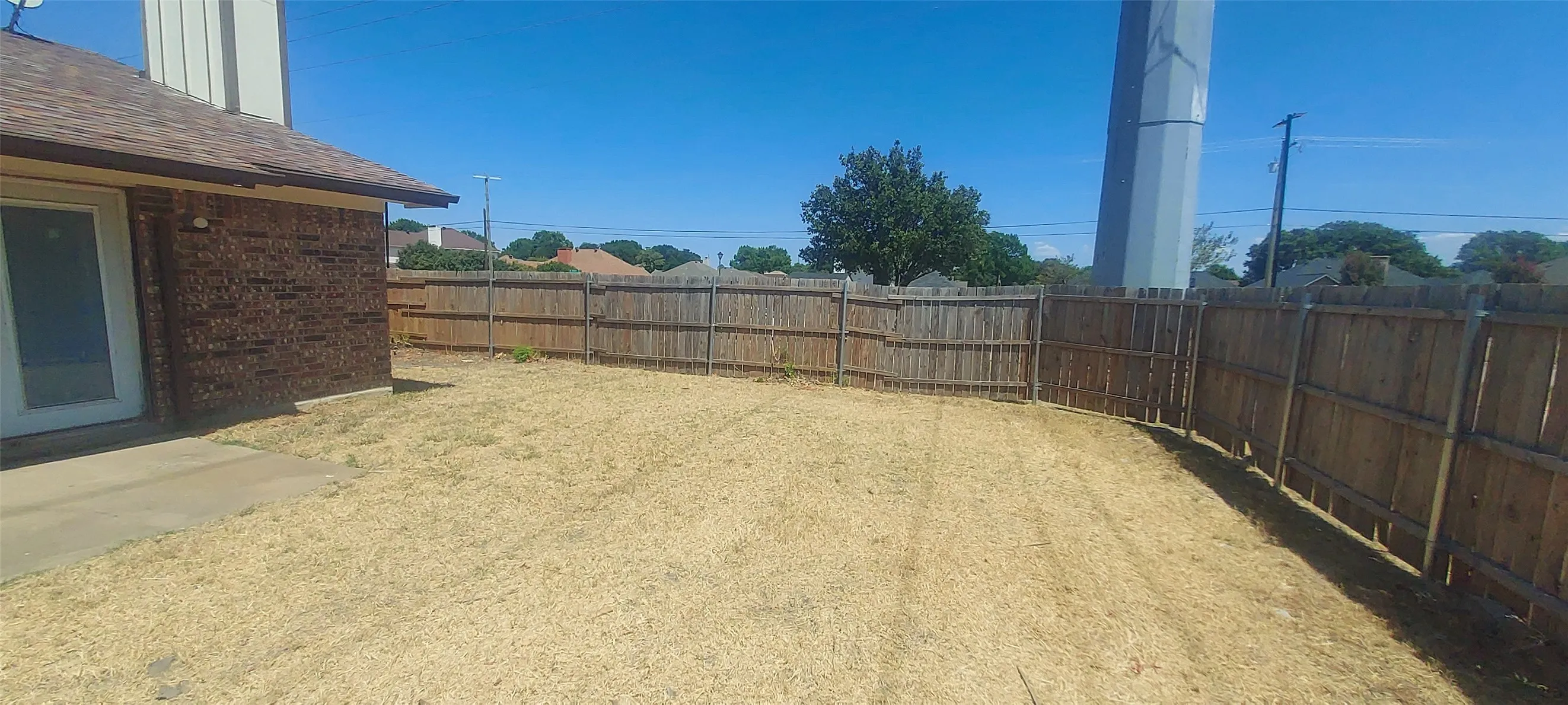 Single Family Residence For Sale in Dallas County , 4102 Blacksmith Drive, Garland, Texas 75044, 3 Bedroom, 2 Bathroom, 2 Garage spaces, 1,764 Sqft, built in 1986, mls#21298473, Real Estate Agent in Garland, Homes For Sale in Dallas county, Homes For Sale in Garland, Realtor in Garland Texas, Real Estate Brokerage Independent Realty Texas, Luminita Cordes Realtor