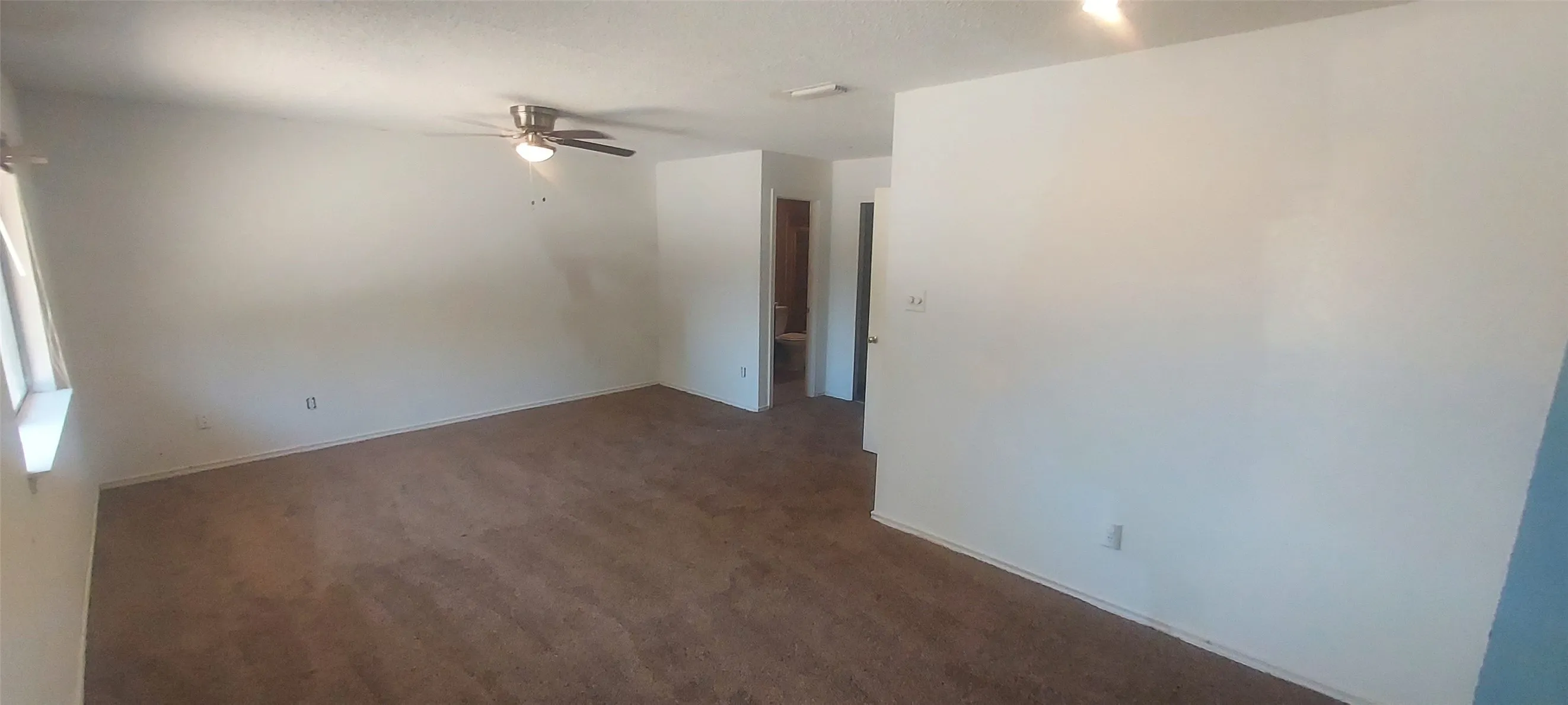 Single Family Residence For Sale in Dallas County , 4102 Blacksmith Drive, Garland, Texas 75044, 3 Bedroom, 2 Bathroom, 2 Garage spaces, 1,764 Sqft, built in 1986, mls#21298473, Real Estate Agent in Garland, Homes For Sale in Dallas county, Homes For Sale in Garland, Realtor in Garland Texas, Real Estate Brokerage Independent Realty Texas, Luminita Cordes Realtor