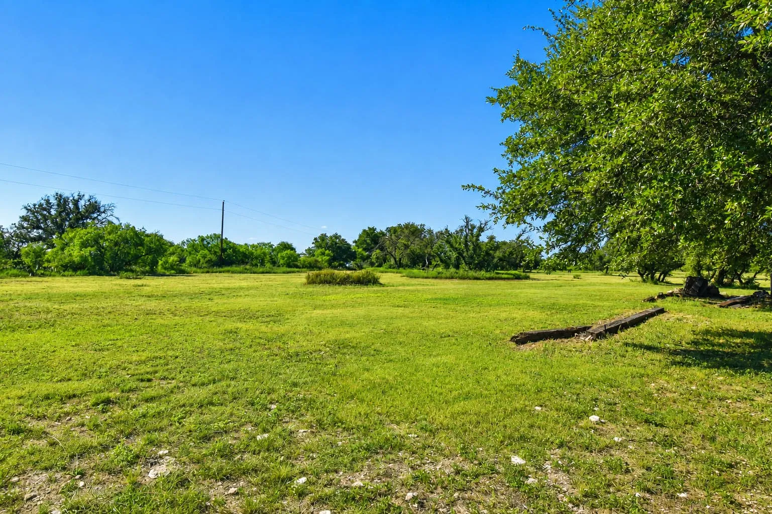 Mobile Home For Sale in Mc Culloch County , 239 County Road 160, Brady, Texas 76825, 3 Bedroom, 2 Bathroom, 2 Garage spaces, 1,326 Sqft, built in 1993, mls#21359916, Real Estate Agent in Brady, Homes For Sale in Mc Culloch county, Homes For Sale in Brady, Realtor in Brady Texas, Real Estate Brokerage Independent Realty Texas, Luminita Cordes Realtor