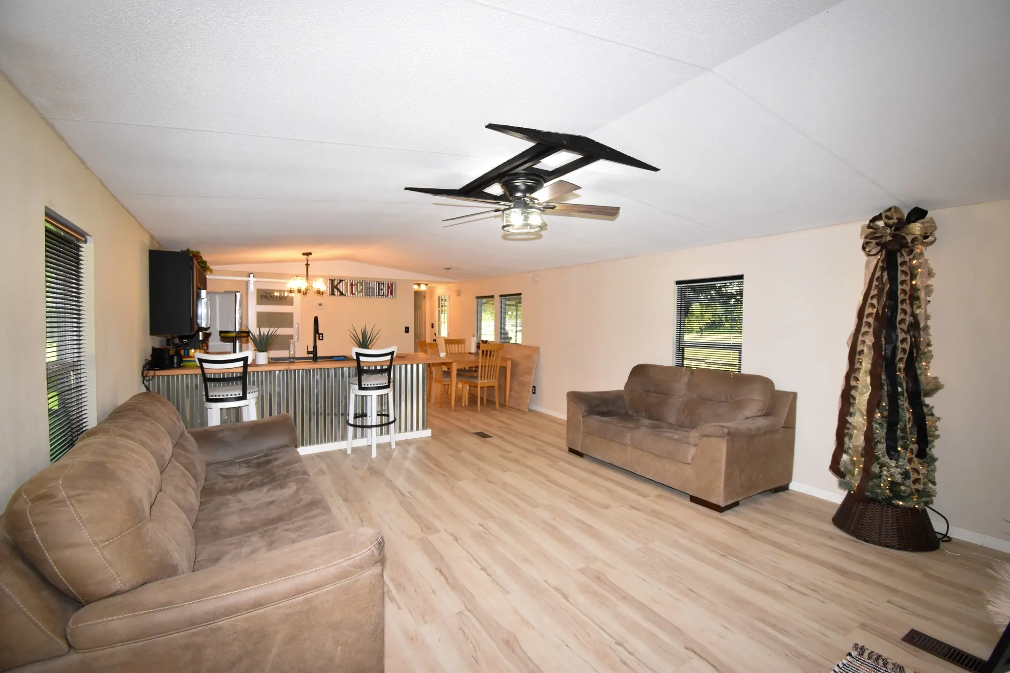 Mobile Home For Sale in Mc Culloch County , 239 County Road 160, Brady, Texas 76825, 3 Bedroom, 2 Bathroom, 2 Garage spaces, 1,326 Sqft, built in 1993, mls#21359916, Real Estate Agent in Brady, Homes For Sale in Mc Culloch county, Homes For Sale in Brady, Realtor in Brady Texas, Real Estate Brokerage Independent Realty Texas, Luminita Cordes Realtor