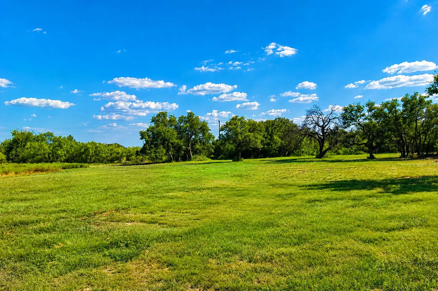 Mobile Home For Sale in Mc Culloch County , 239 County Road 160, Brady, Texas 76825, 3 Bedroom, 2 Bathroom, 2 Garage spaces, 1,326 Sqft, built in 1993, mls#21359916, Real Estate Agent in Brady, Homes For Sale in Mc Culloch county, Homes For Sale in Brady, Realtor in Brady Texas, Real Estate Brokerage Independent Realty Texas, Luminita Cordes Realtor