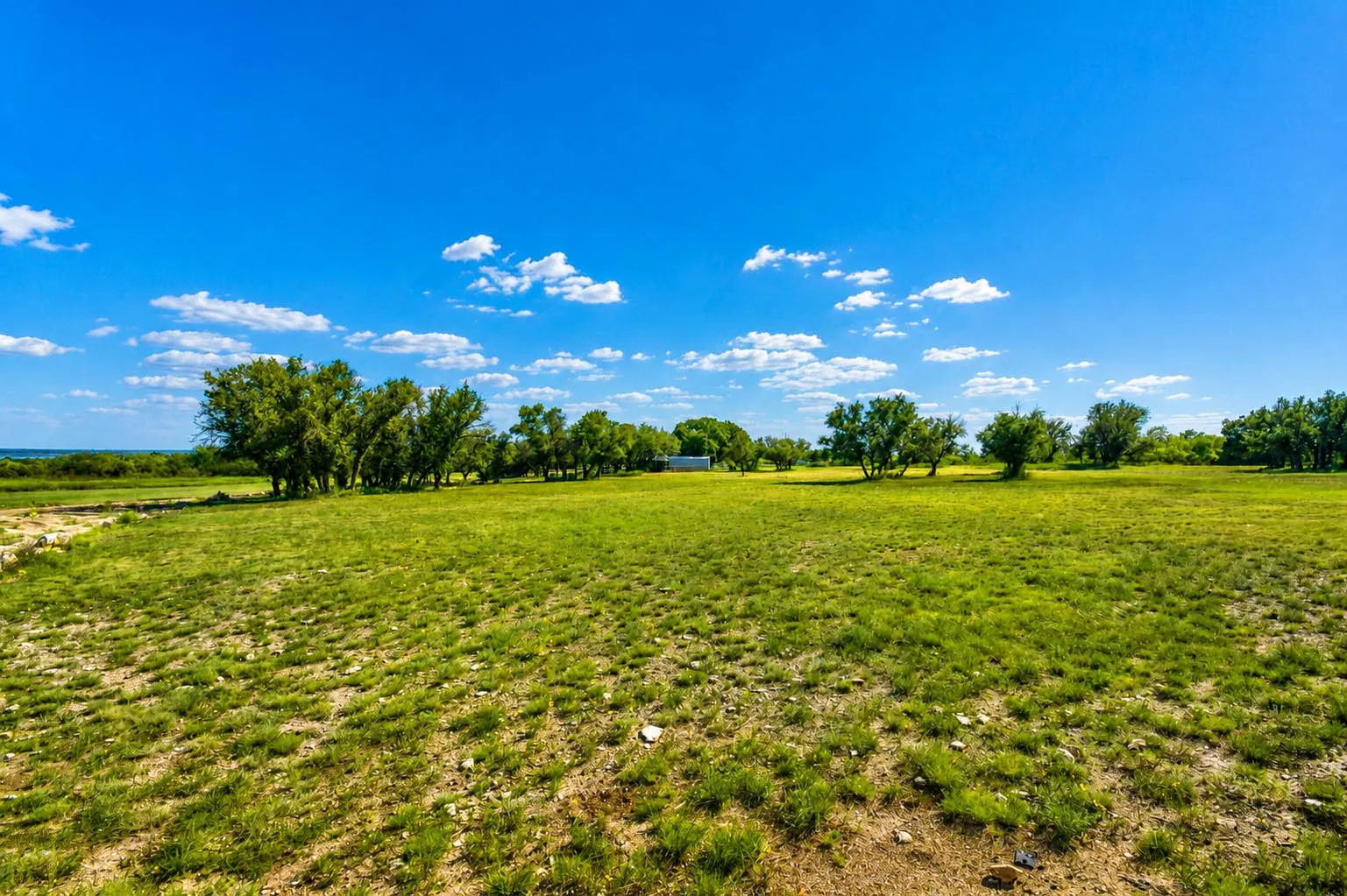 Mobile Home For Sale in Mc Culloch County , 239 County Road 160, Brady, Texas 76825, 3 Bedroom, 2 Bathroom, 2 Garage spaces, 1,326 Sqft, built in 1993, mls#21359916, Real Estate Agent in Brady, Homes For Sale in Mc Culloch county, Homes For Sale in Brady, Realtor in Brady Texas, Real Estate Brokerage Independent Realty Texas, Luminita Cordes Realtor