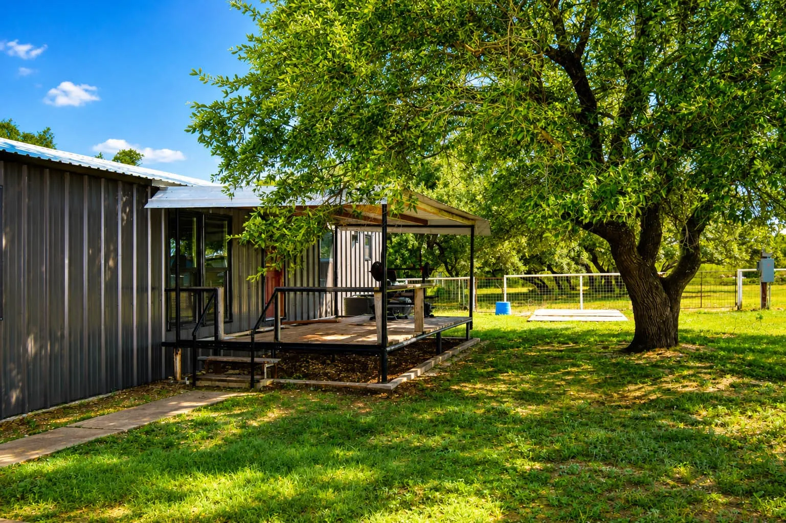 Mobile Home For Sale in Mc Culloch County , 239 County Road 160, Brady, Texas 76825, 3 Bedroom, 2 Bathroom, 2 Garage spaces, 1,326 Sqft, built in 1993, mls#21359916, Real Estate Agent in Brady, Homes For Sale in Mc Culloch county, Homes For Sale in Brady, Realtor in Brady Texas, Real Estate Brokerage Independent Realty Texas, Luminita Cordes Realtor