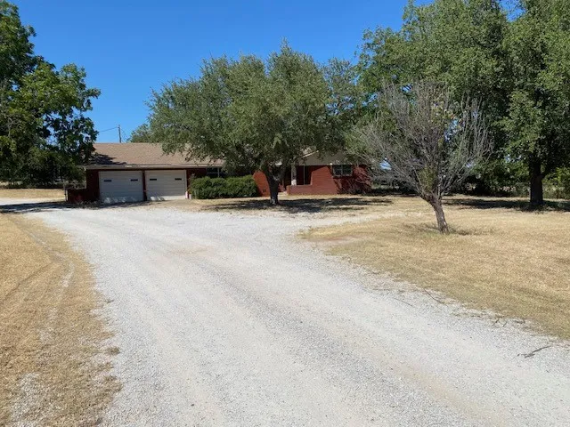 Single Family Residence For Sale in Erath County , 7960 W Fm 8, Stephenville, Texas 76401, 3 Bedroom, 2 Bathroom, 2 Garage spaces, 1,904 Sqft, built in 1965, Price $650,000, mls#21362410, Real Estate Agent in Stephenville, Homes For Sale in Erath county, Homes For Sale in Stephenville, Realtor in Stephenville Texas, Real Estate Brokerage Independent Realty Texas, Luminita Cordes Realtor