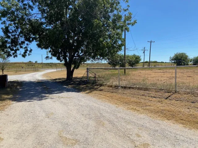 Single Family Residence For Sale in Erath County , 7960 W Fm 8, Stephenville, Texas 76401, 3 Bedroom, 2 Bathroom, 2 Garage spaces, 1,904 Sqft, built in 1965, Price $650,000, mls#21362410, Real Estate Agent in Stephenville, Homes For Sale in Erath county, Homes For Sale in Stephenville, Realtor in Stephenville Texas, Real Estate Brokerage Independent Realty Texas, Luminita Cordes Realtor
