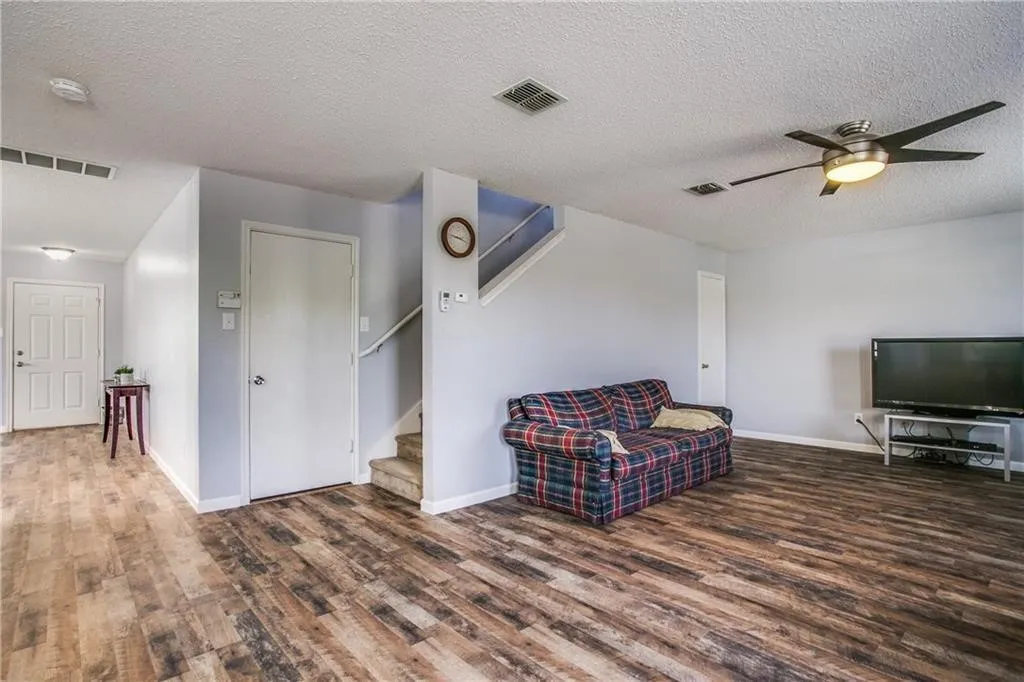 Single Family Residence For Rent in Collin County , 5400 Cedar Mountain Drive, Mc Kinney, Texas 75071, 4 Bedroom, 3 Bathroom, 2 Garage spaces, 2,703 Sqft, built in 2005, mls#21362423, Real Estate Agent in Mc Kinney, Homes For Rent in Collin county, Homes For Rent in Mc Kinney, Realtor in Mc Kinney Texas, Real Estate Brokerage Independent Realty Texas, Luminita Cordes Realtor