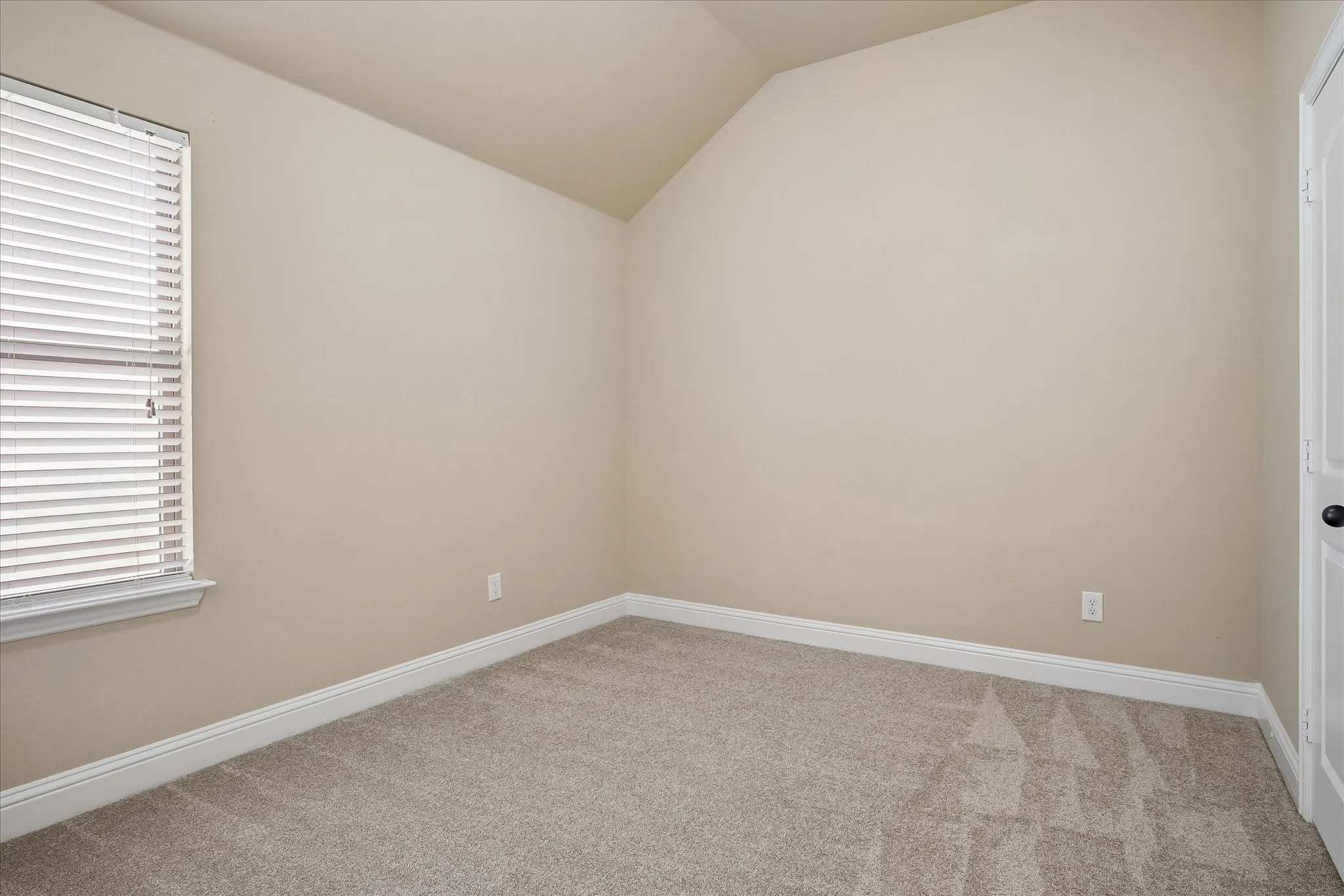 Single Family Residence For Sale in Collin County , 3413 Cedar Lane, Melissa, Texas 75454, 4 Bedroom, 2 Bathroom, 2 Garage spaces, 2,053 Sqft, built in 2014, mls#21347037, Real Estate Agent in Melissa, Homes For Sale in Collin county, Homes For Sale in Melissa, Realtor in Melissa Texas, Real Estate Brokerage Independent Realty Texas, Luminita Cordes Realtor