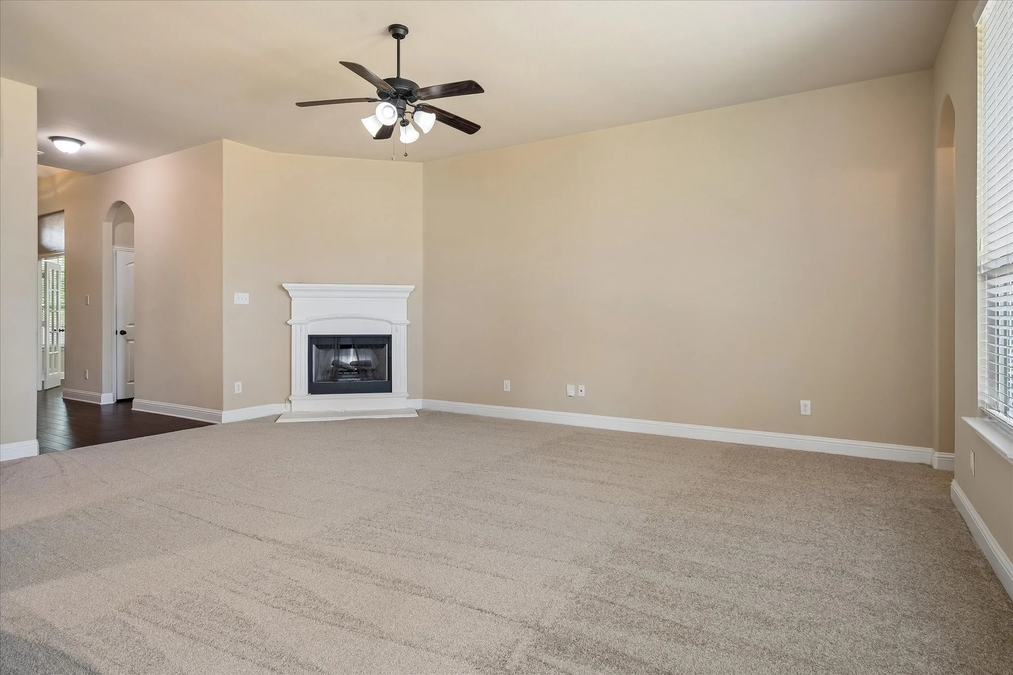 Single Family Residence For Sale in Collin County , 3413 Cedar Lane, Melissa, Texas 75454, 4 Bedroom, 2 Bathroom, 2 Garage spaces, 2,053 Sqft, built in 2014, mls#21347037, Real Estate Agent in Melissa, Homes For Sale in Collin county, Homes For Sale in Melissa, Realtor in Melissa Texas, Real Estate Brokerage Independent Realty Texas, Luminita Cordes Realtor